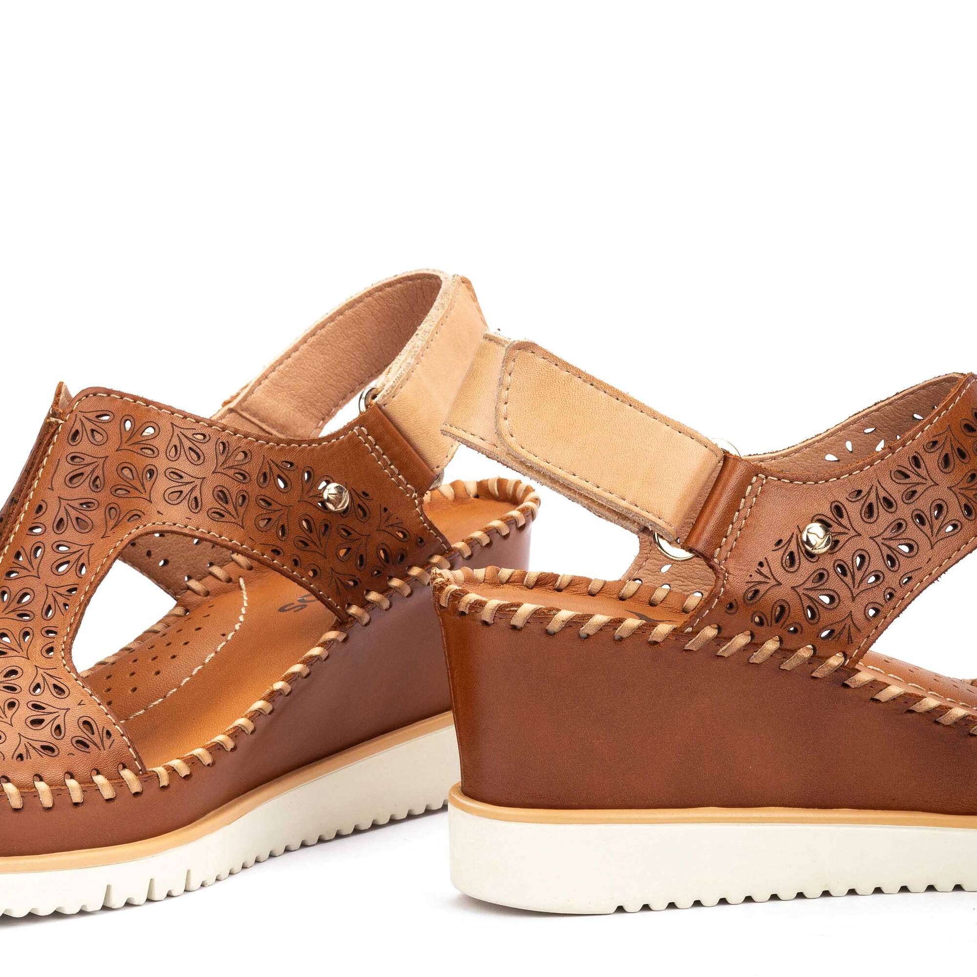 Compens&eacute;es et plateformes | AGUADULCE W3Z-1623C1, BRANDY, large image number 60-W3Z-1623C1_250_Pikolinos_AGUADULCE_BRANDY_full.jpg | null