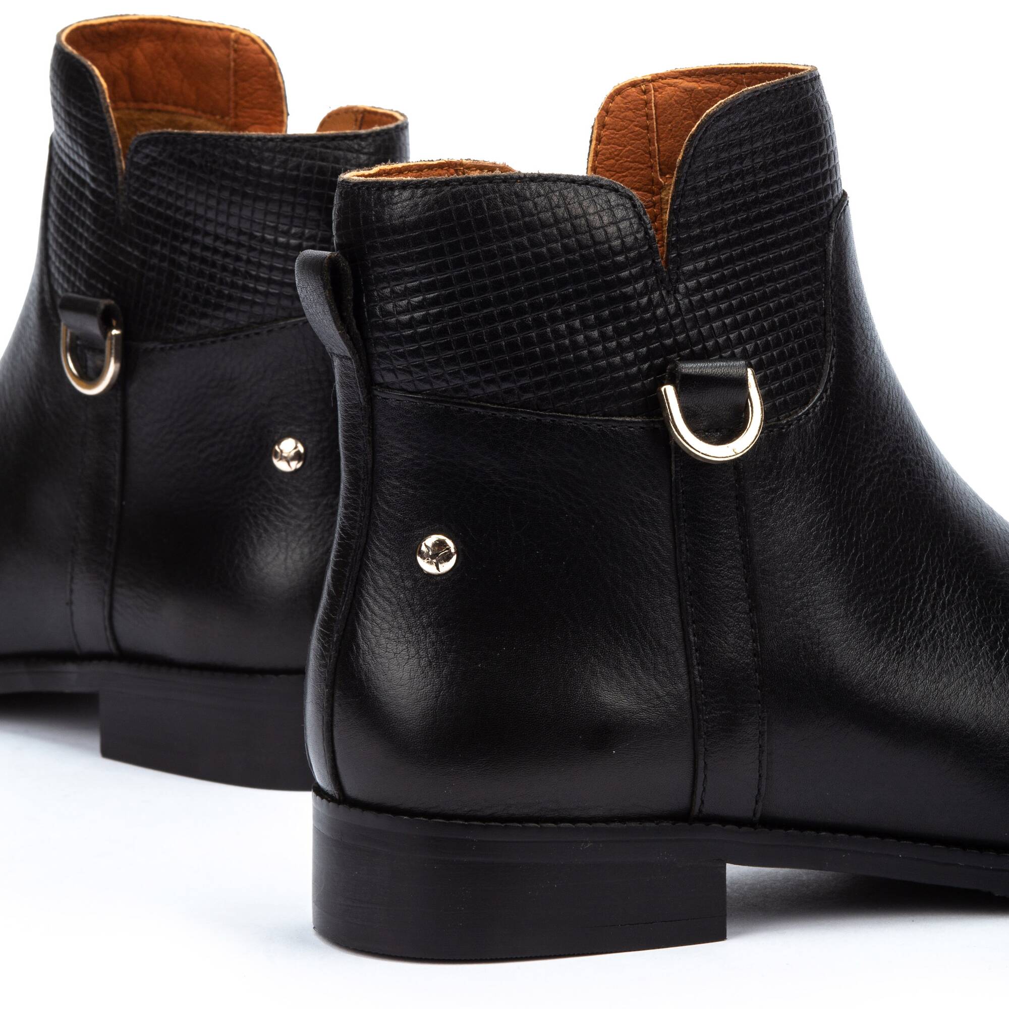 Pikolinos royal bootie store