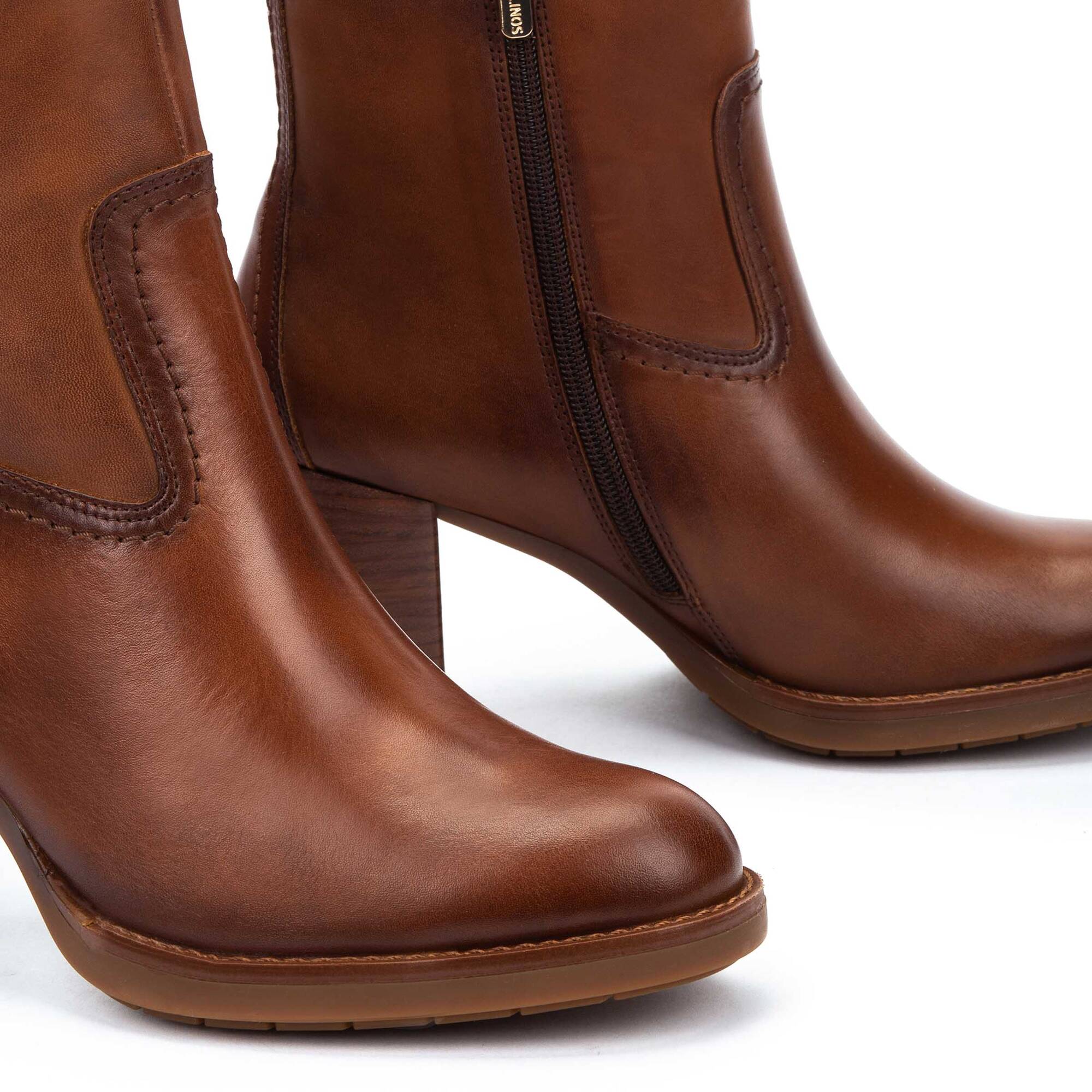 Botines con Tac&oacute;n | PALENCIA W9U-8945C1, CUERO, large image number 60-W9U-8945C1_202_Pikolinos_PALENCIA_CUERO_full.jpg | null