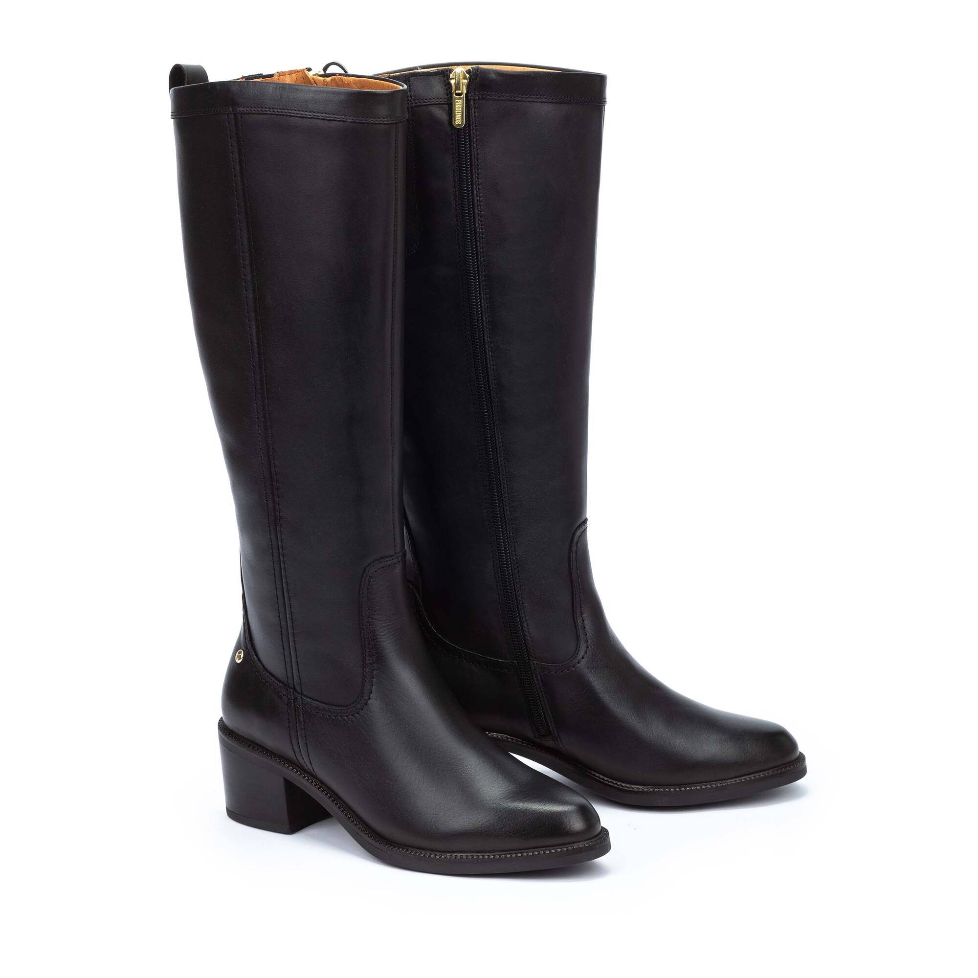 Pikolinos boots black sales