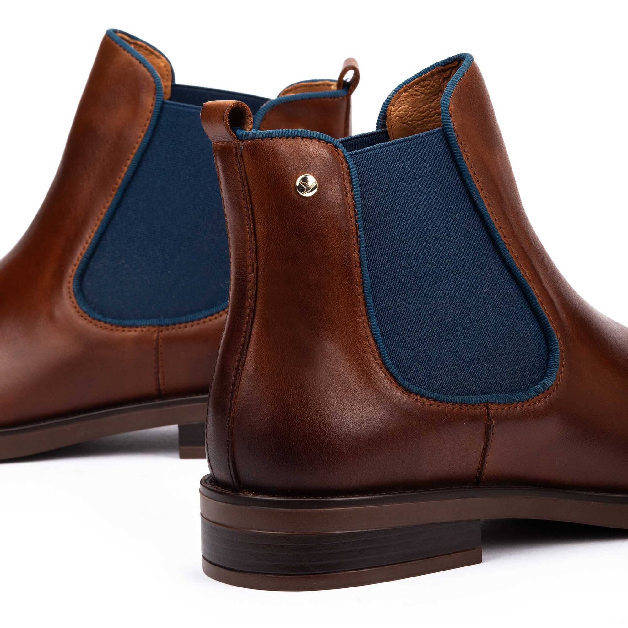 Bottines Plates | PUERTOLLANO W3C-8594, CUERO, large image number 60-W3C-8594_202_Pikolinos_PUERTOLLANO_CUERO_full.jpg | null