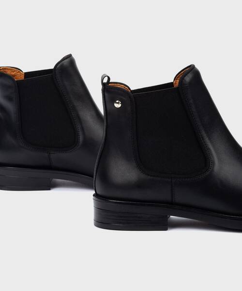 Flat ankle boots | PUERTOLLANO W3C-8594 | BLACK | Pikolinos