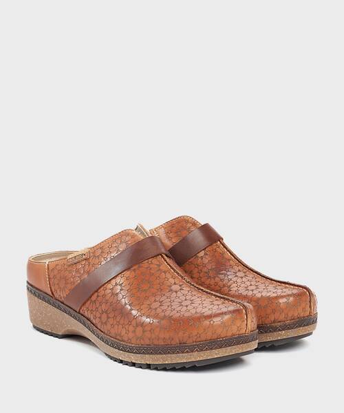 Loafers and Laces | GRANADA NAW0W-3656C1 | BRANDY | Pikolinos