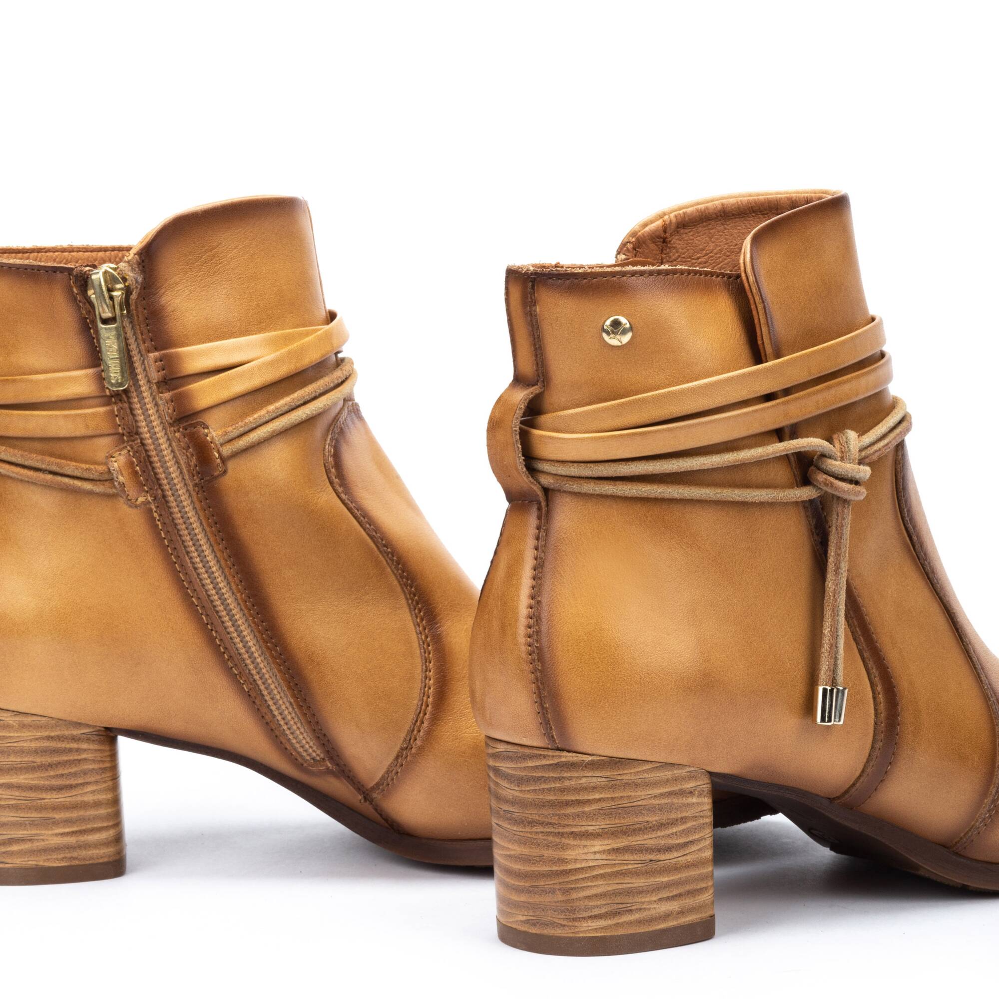 Women s Leather Shoes CALAFAT W1Z 8635 OUTLET Pikolinos