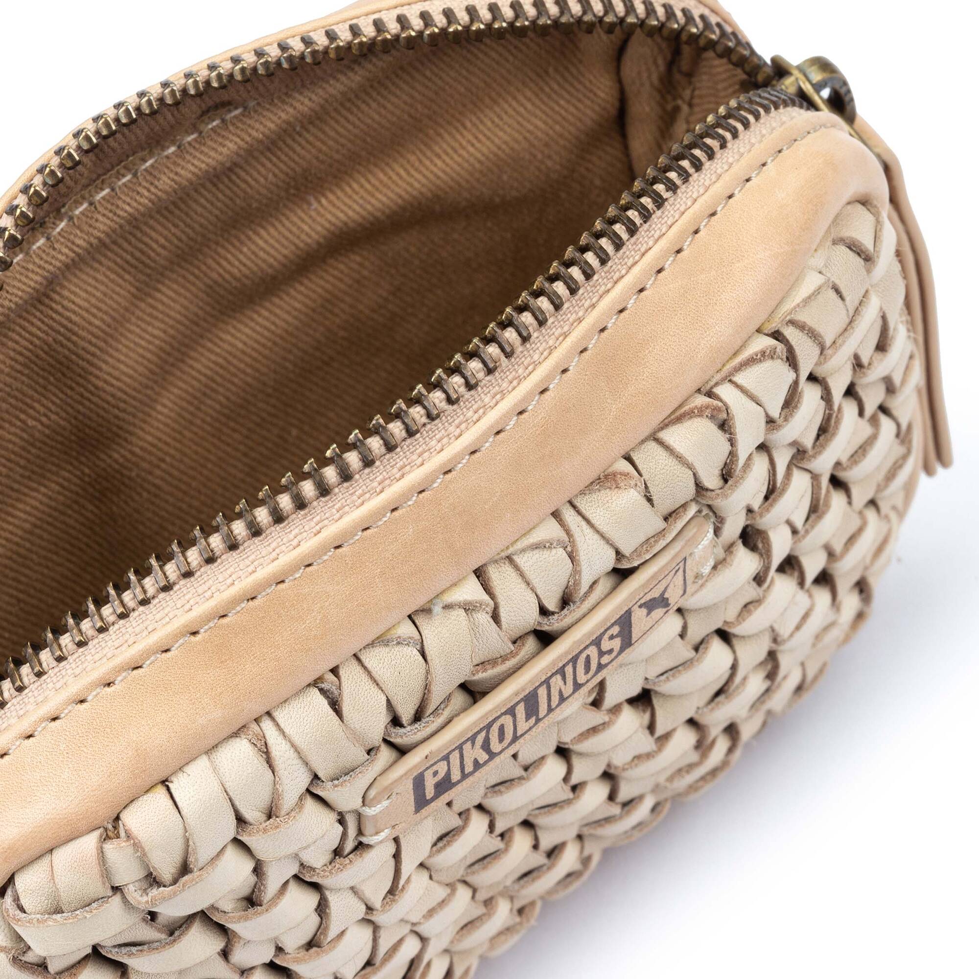 null | COMPLEMENTOS WAC-W201, MARFIL, large image number 100-WAC-W201_807_Pikolinos_COMPLEMENTOS_MARFIL_full.jpg | null