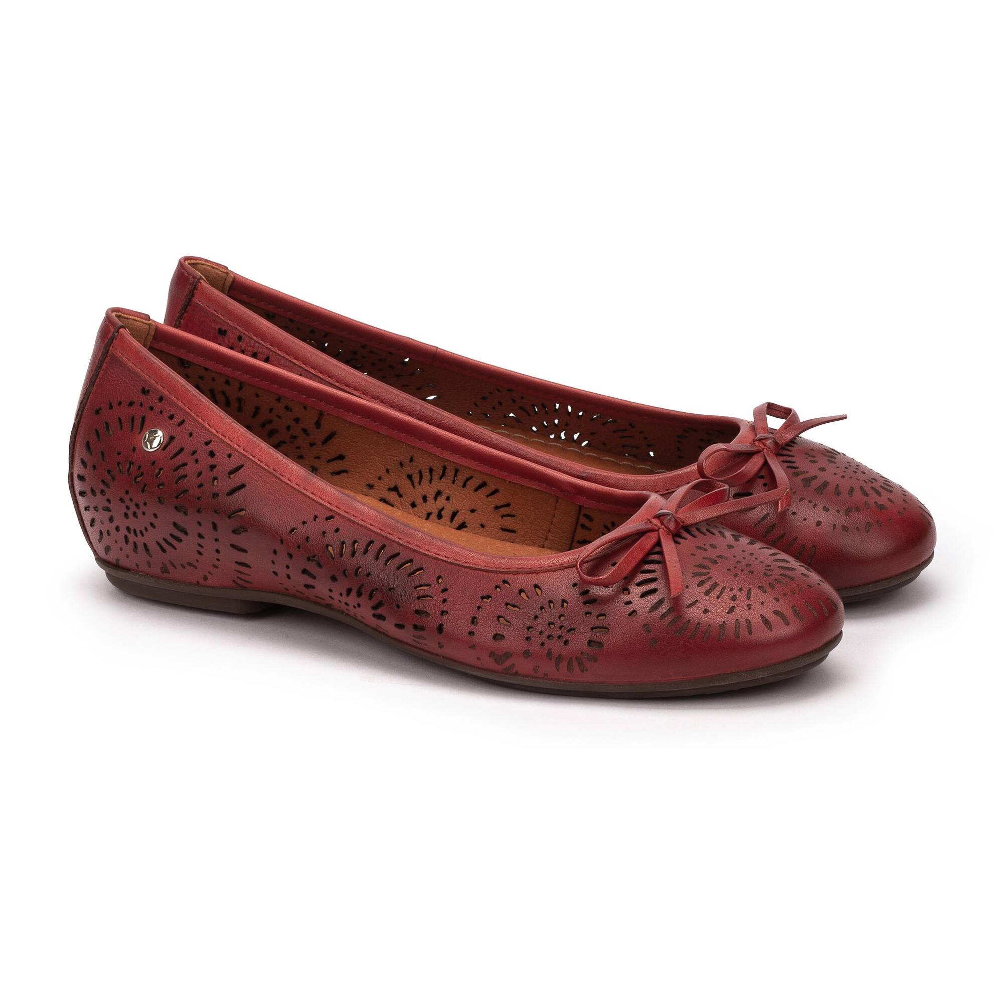 Pikolinos womens flats discount