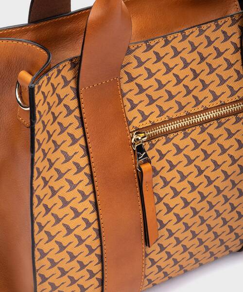 Totes | ALCUDIA WHA-382 | ALMOND | Pikolinos