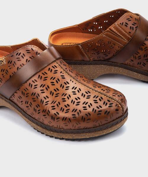 Loafers and Laces | GRANADA W0W-1965 | BRANDY | Pikolinos