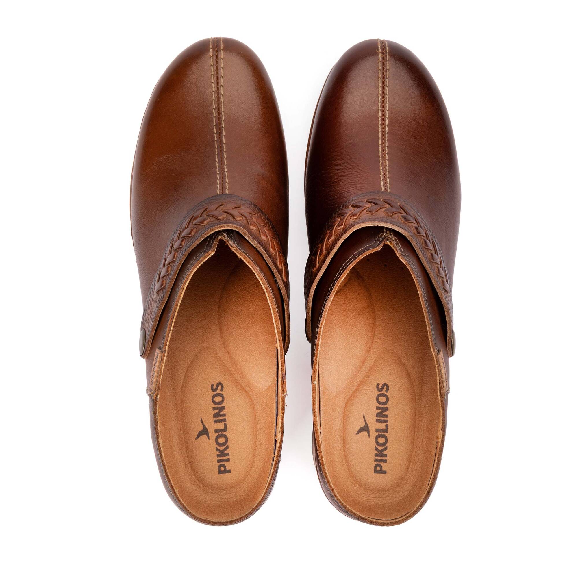 Clogs | SORT W6F-5791C2, CUERO, large image number 100-W6F-5791C2_202_Pikolinos_SORT_CUERO_full.jpg | null