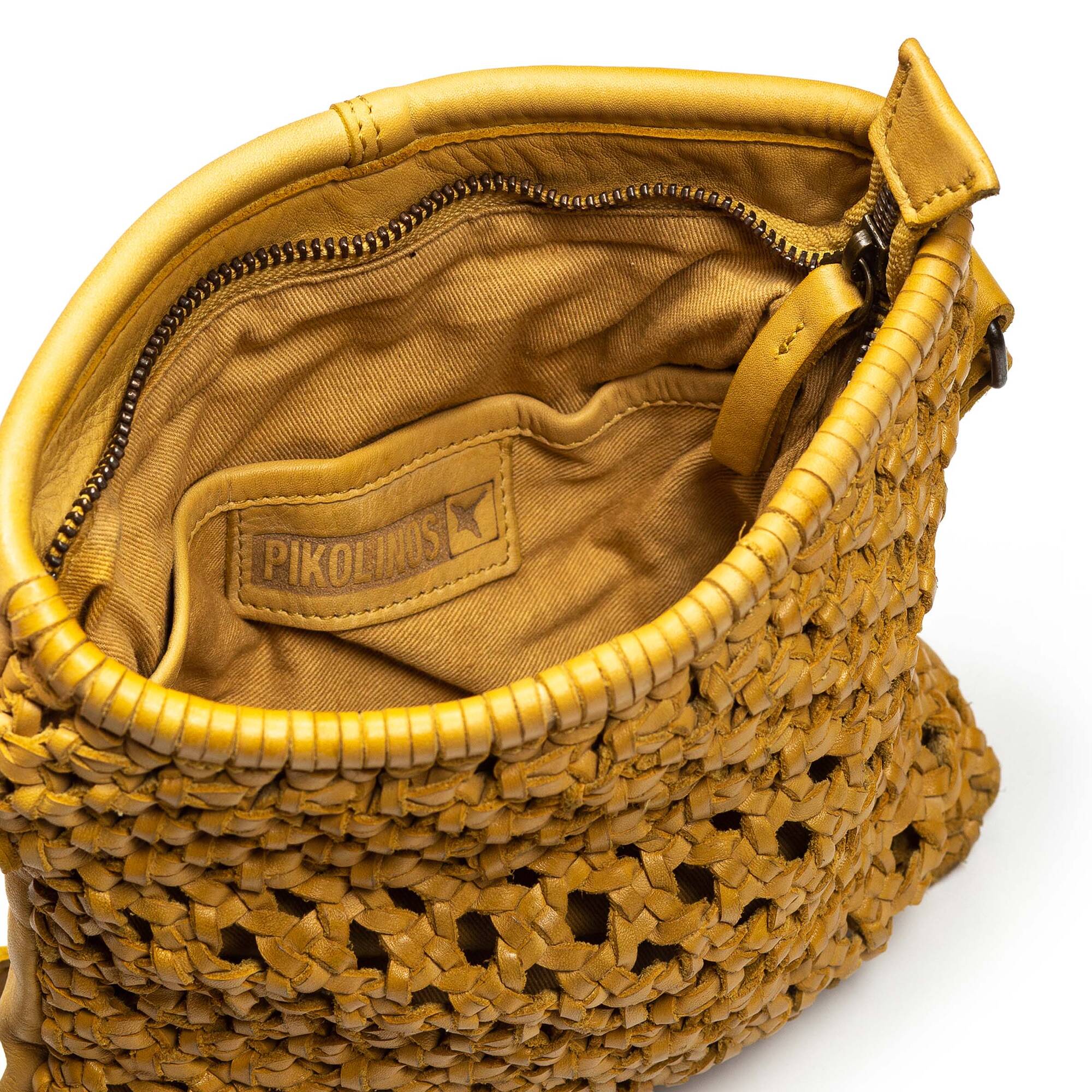 null | TAMARIU WHA-1093, SOL, large image number 100-WHA-1093_757_Pikolinos_TAMARIU_SOL_full.jpg | null