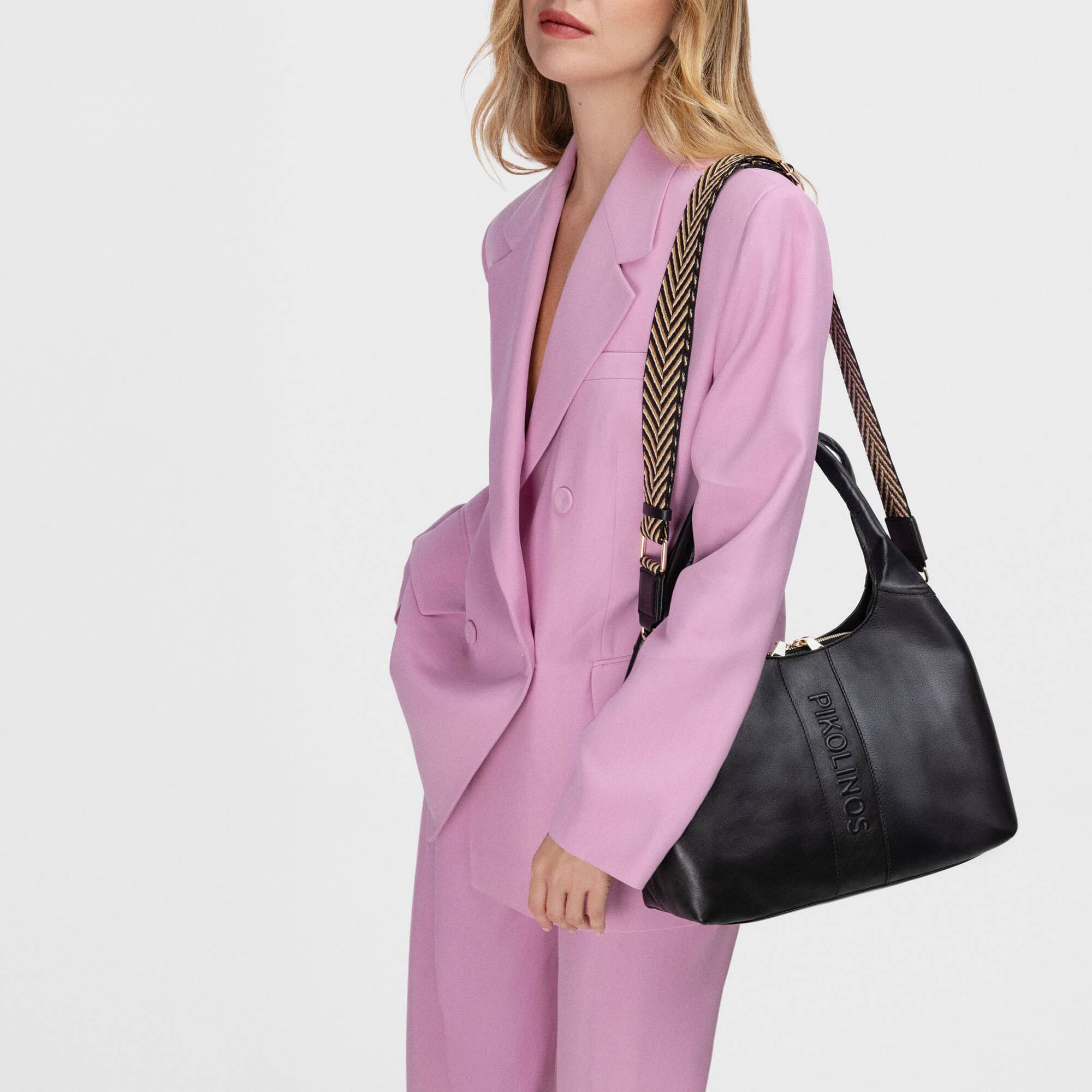 null | ALCUDIA WHA-380, BLACK, large image number 90-WHA-380_000_Pikolinos_ALCUDIA_BLACK_full.jpg | null