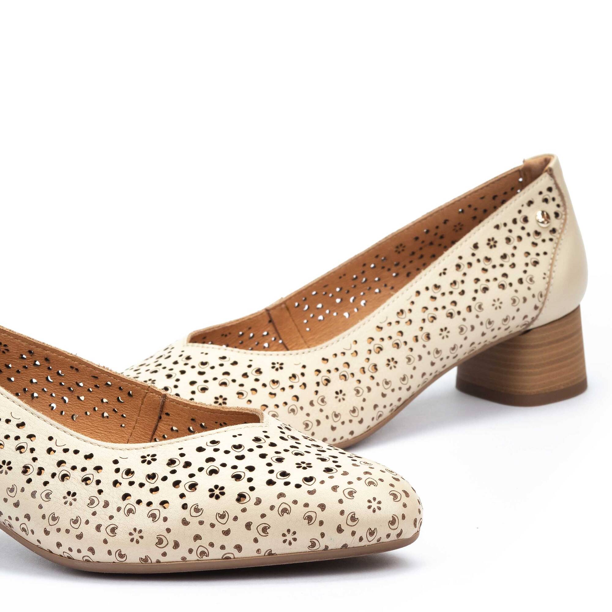 Chaussures &agrave; talon | MIRAVET W3R-5603, MARFIL, large image number 60-W3R-5603_807_Pikolinos_MIRAVET_MARFIL_full.jpg | null