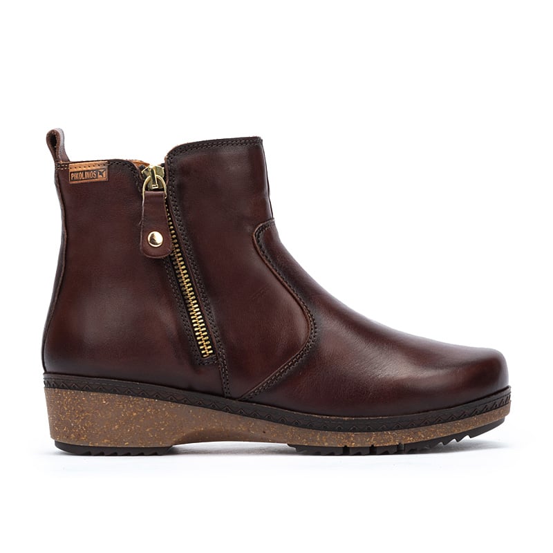 ANKLE BOOTS