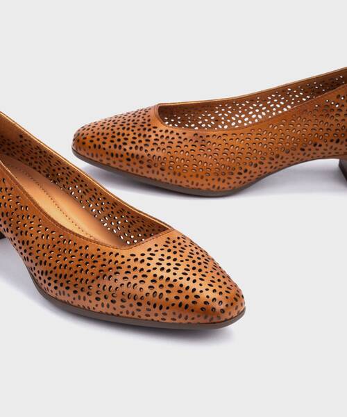 Heels | MANISES W2X-5657 | BRANDY | Pikolinos