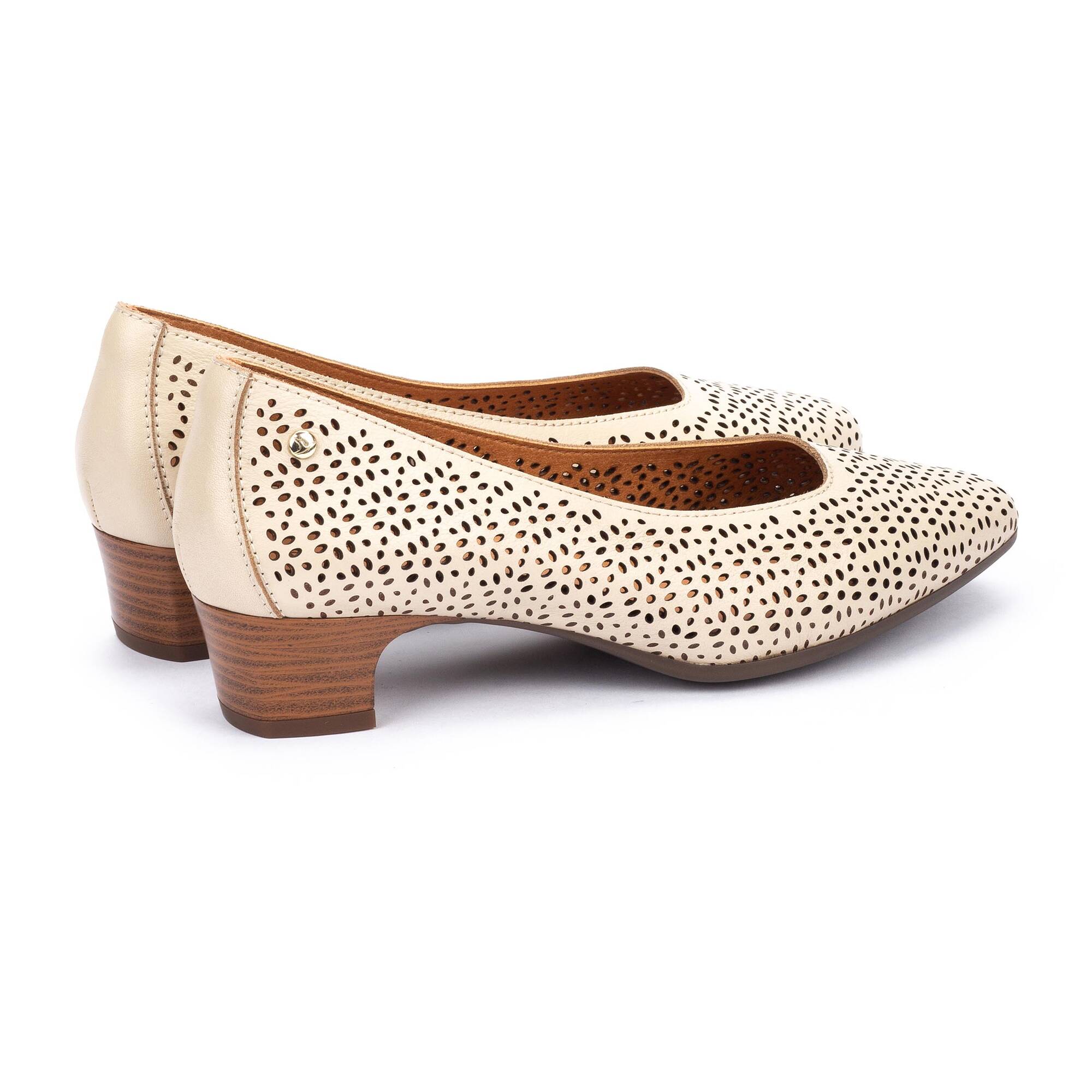 Hakschoenen | MANISES W2X-5657, MARFIL, large image number 30-W2X-5657_807_Pikolinos_MANISES_MARFIL_full.jpg | null