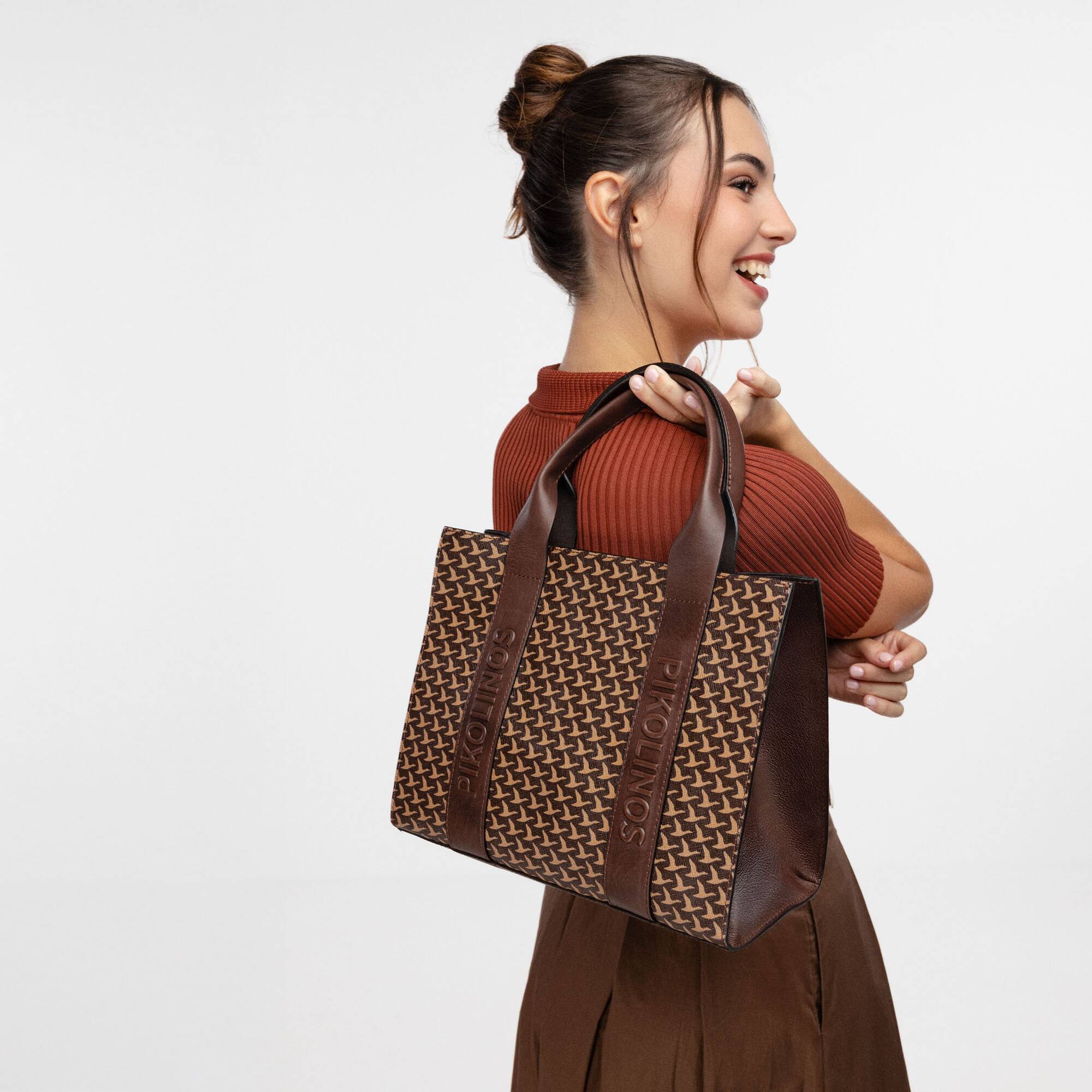 null | ALCUDIA WHA-382, OLMO, large image number 90-WHA-382_113_Pikolinos_ALCUDIA_OLMO_full.jpg | null