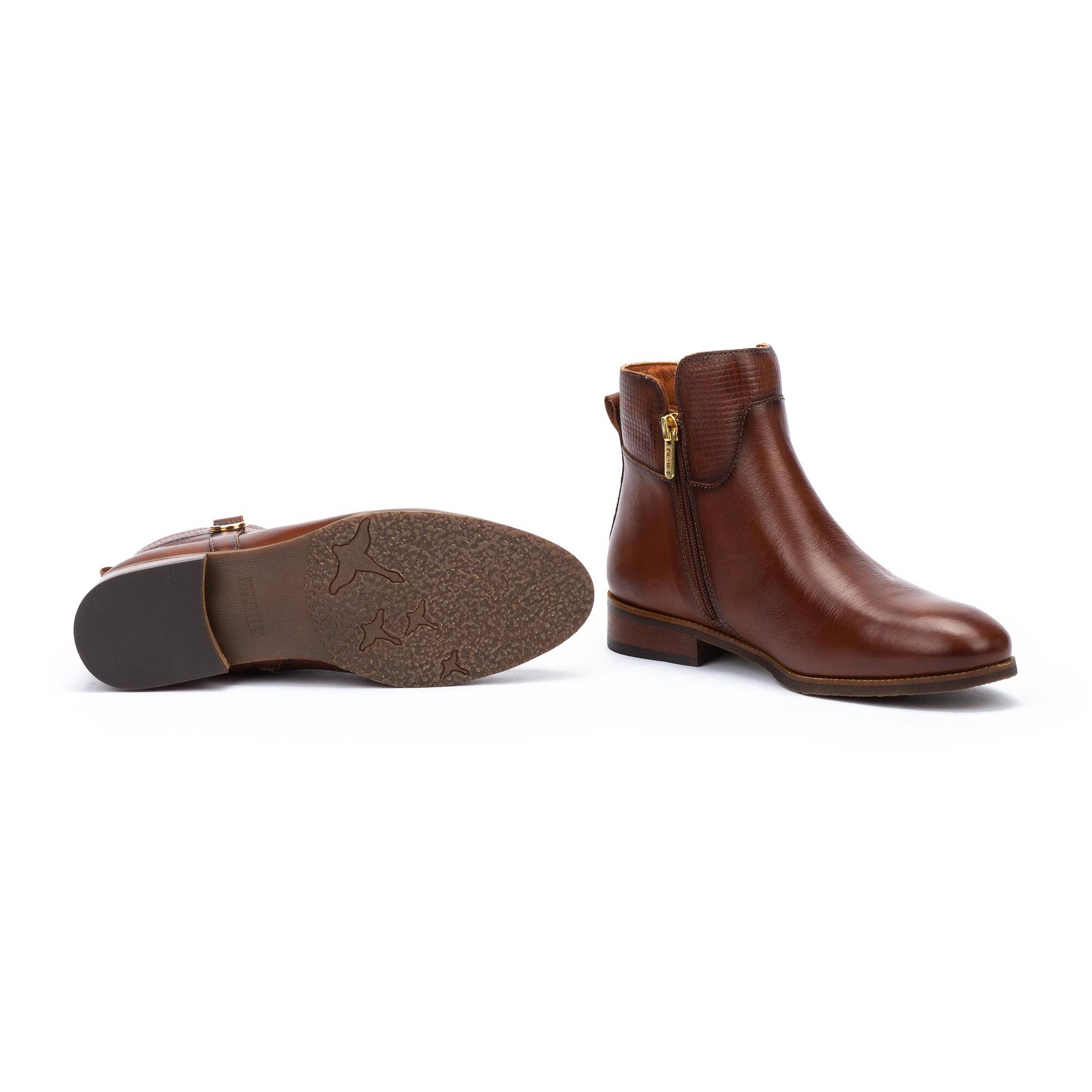 Pikolinos royal chelsea boots deals