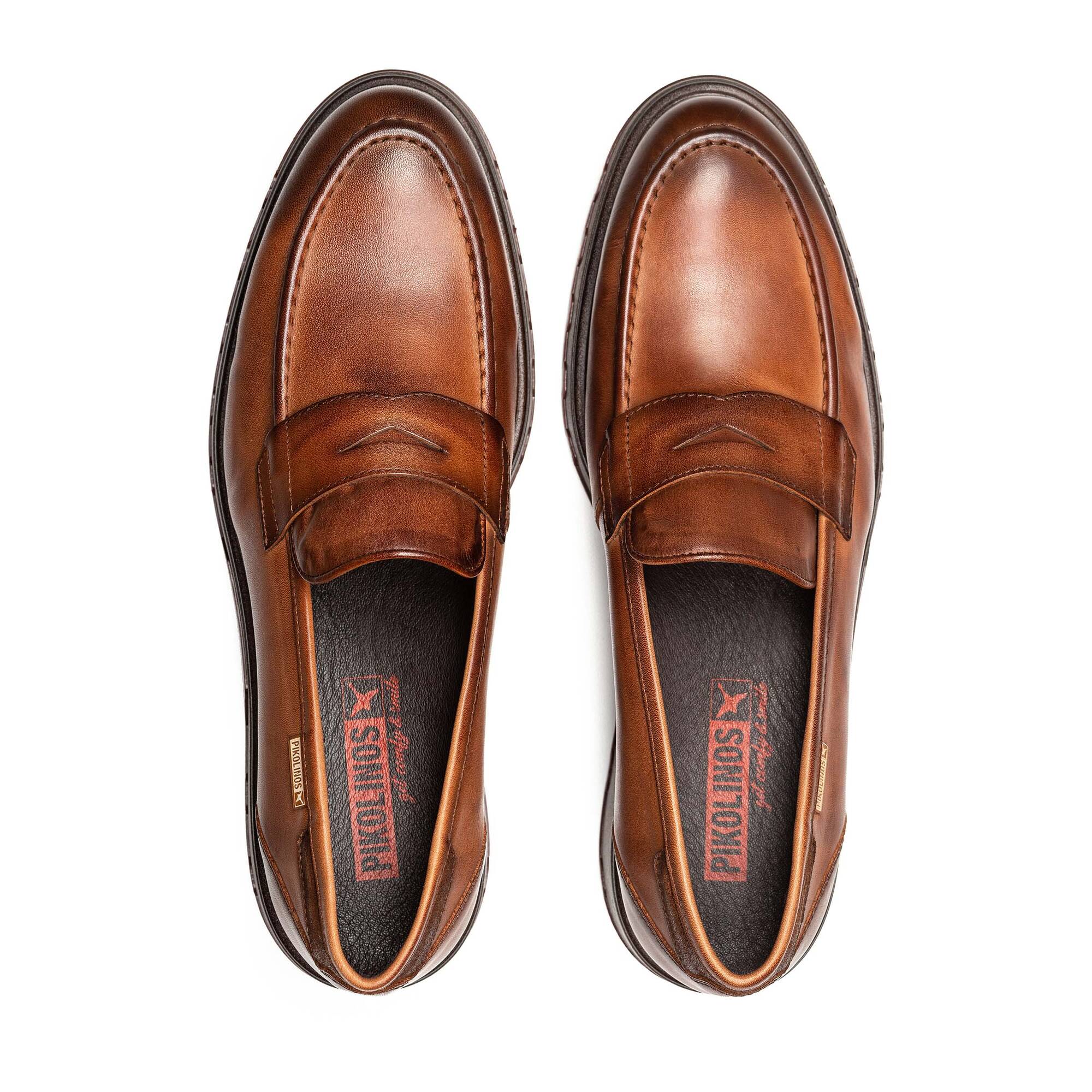 Pikolinos men's loafers store