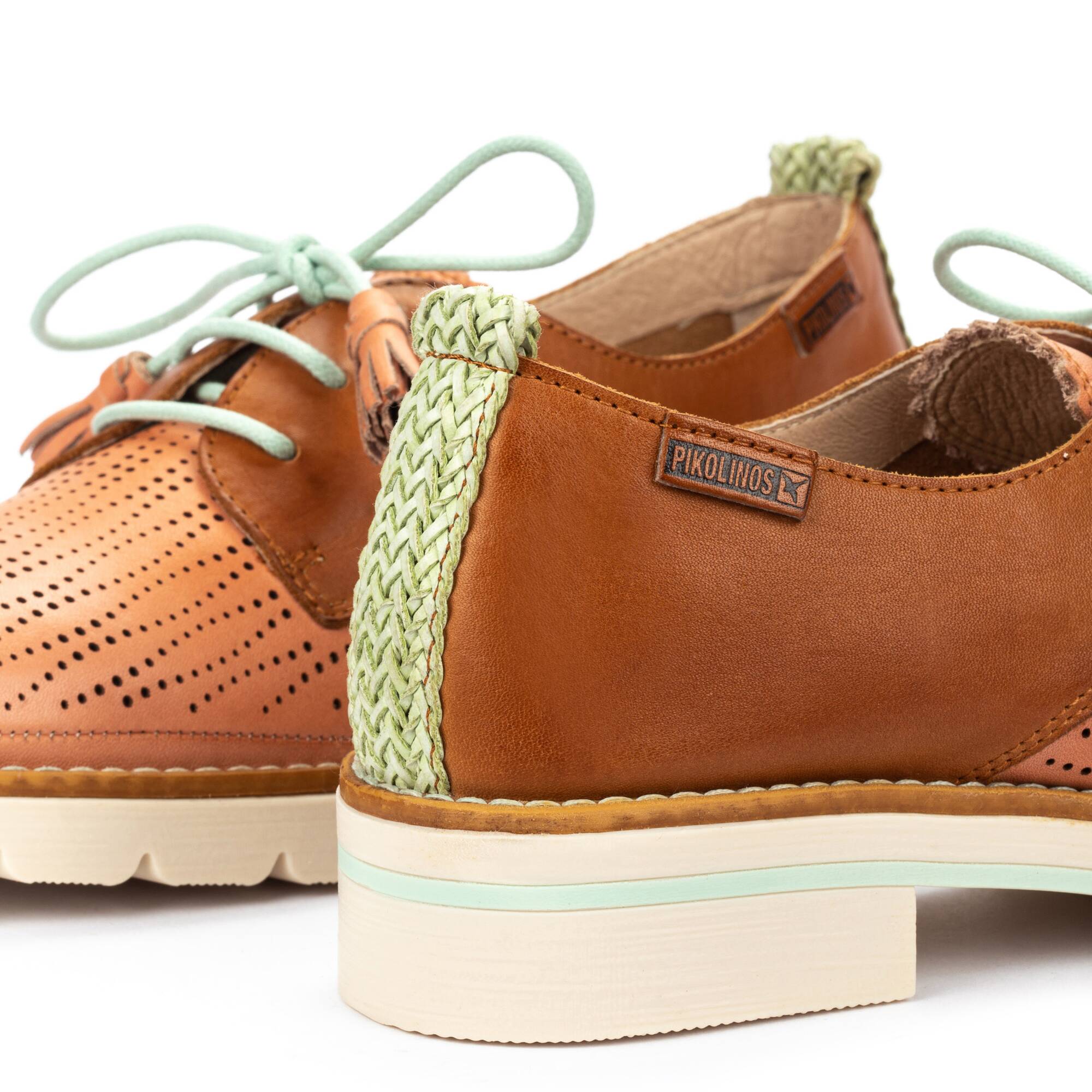 Zapato de mujer en piel rebajados SITGES W7J 4846C1 OUTLET PIKOLINOS