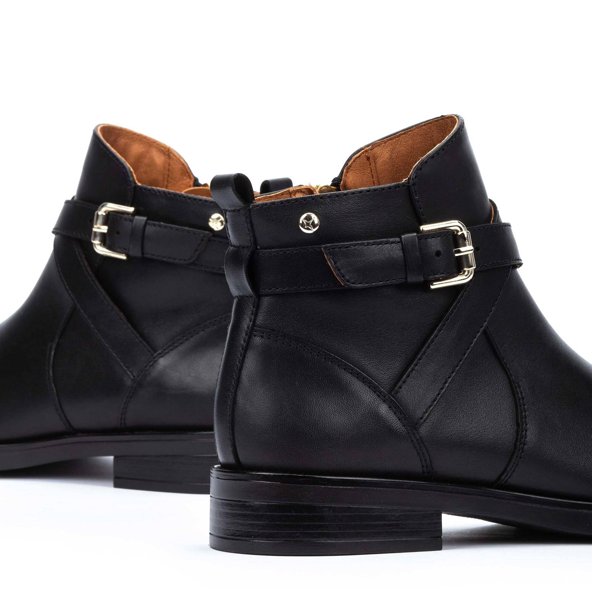 Pikolinos black cheap