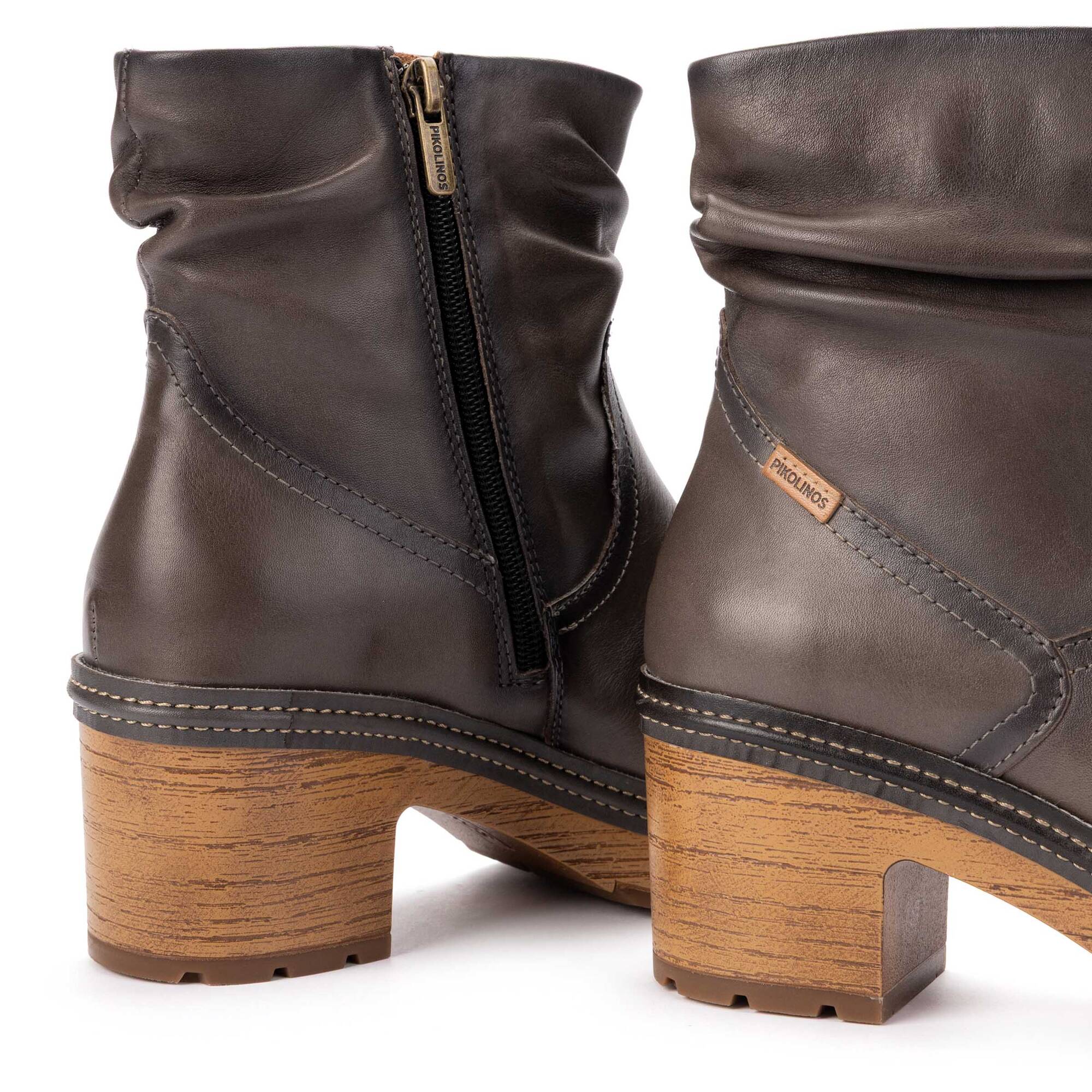 Heeled Booties | SORT W6F-8887, CENIZA, large image number 60-W6F-8887_051_Pikolinos_SORT_CENIZA_full.jpg | null