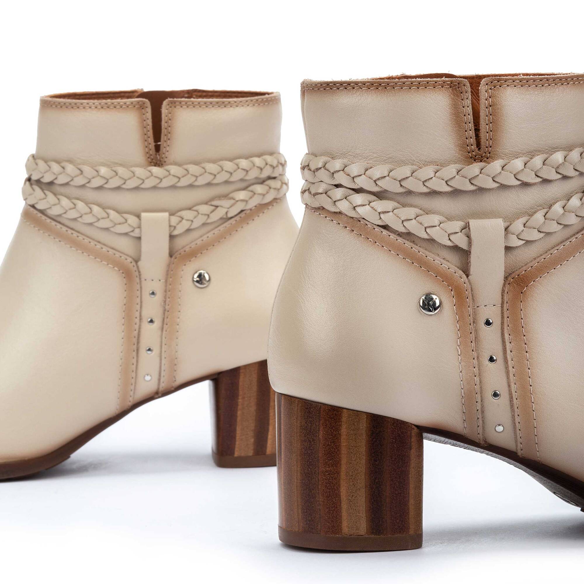 Bottines &agrave; Talons | CALAFAT W1Z-8521, MARFIL, large image number 60-W1Z-8521_807_Pikolinos_CALAFAT_MARFIL_full.jpg | null