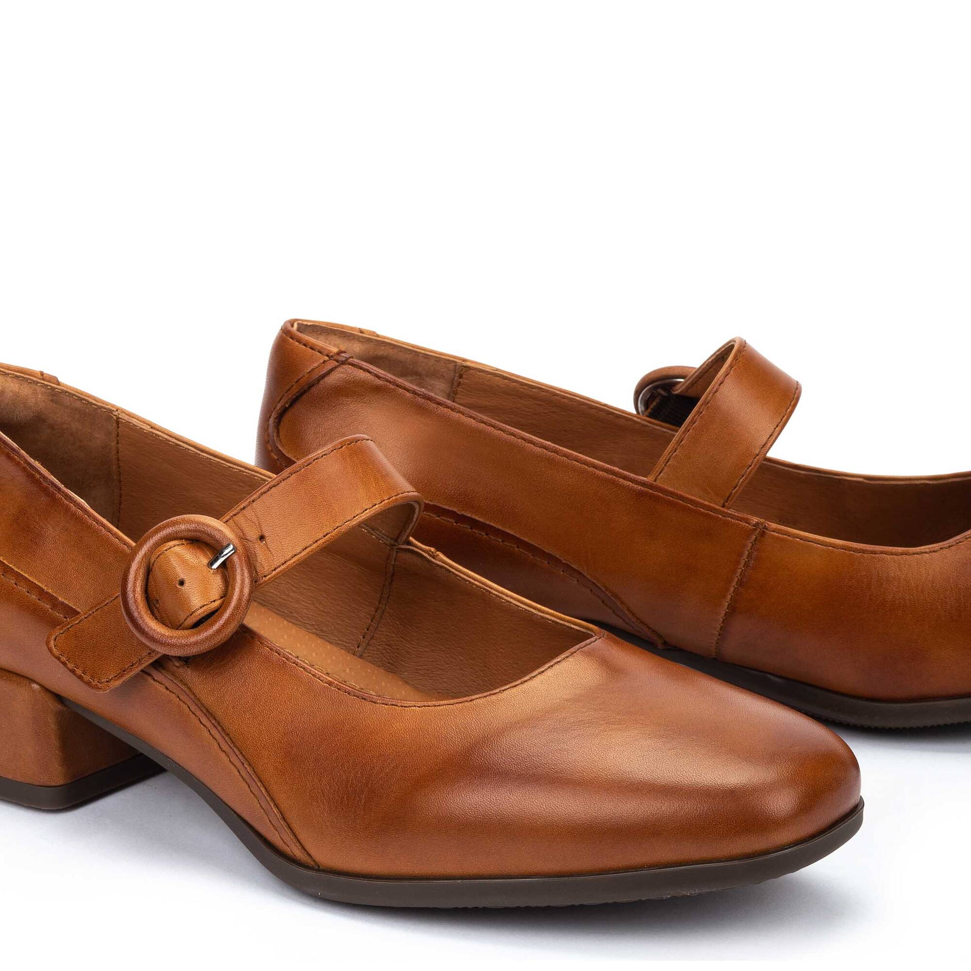 Pikolinos pumps clearance