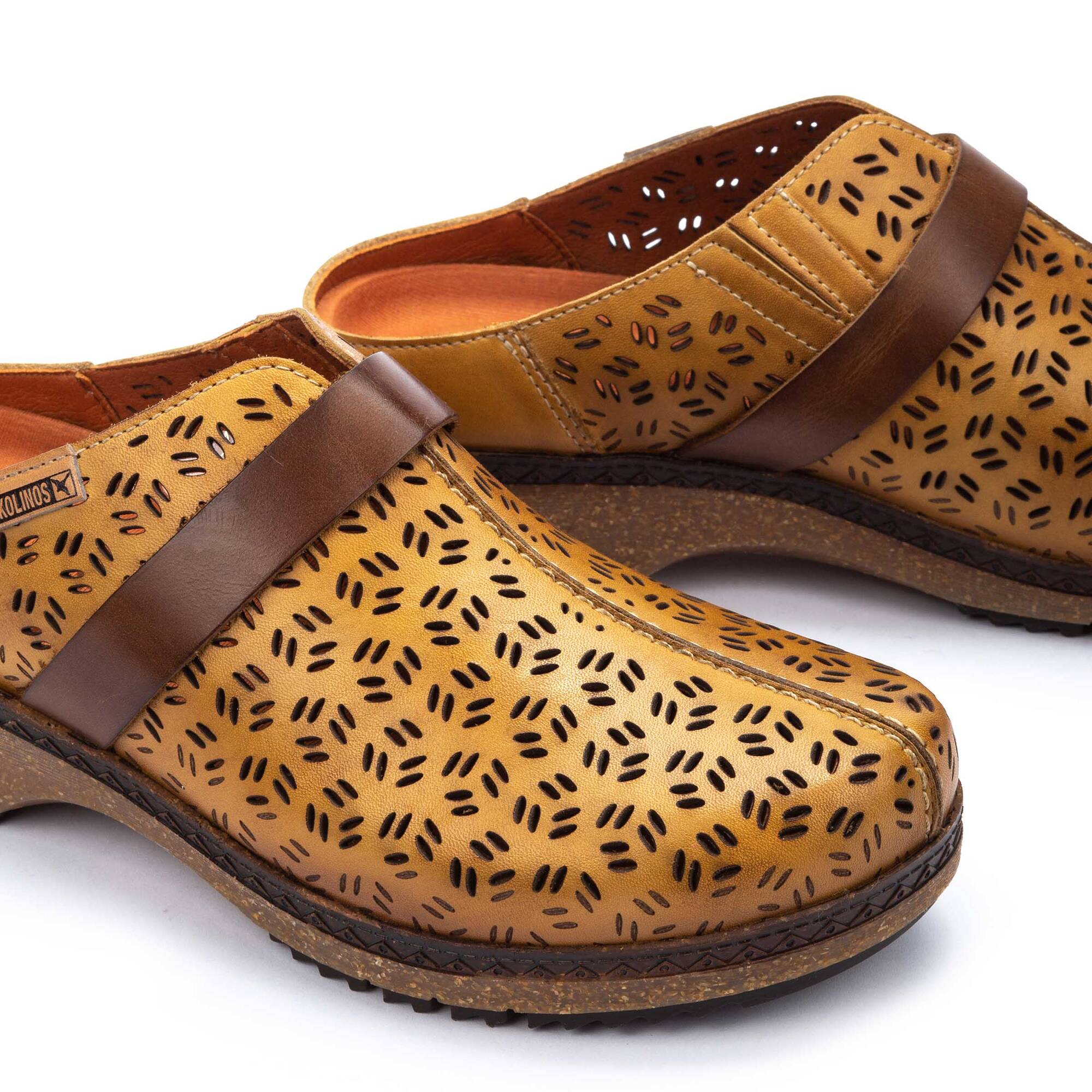 Zuecos | GRANADA W0W-1965, HONEY, large image number 60-W0W-1965_767_Pikolinos_GRANADA_HONEY_full.jpg | null