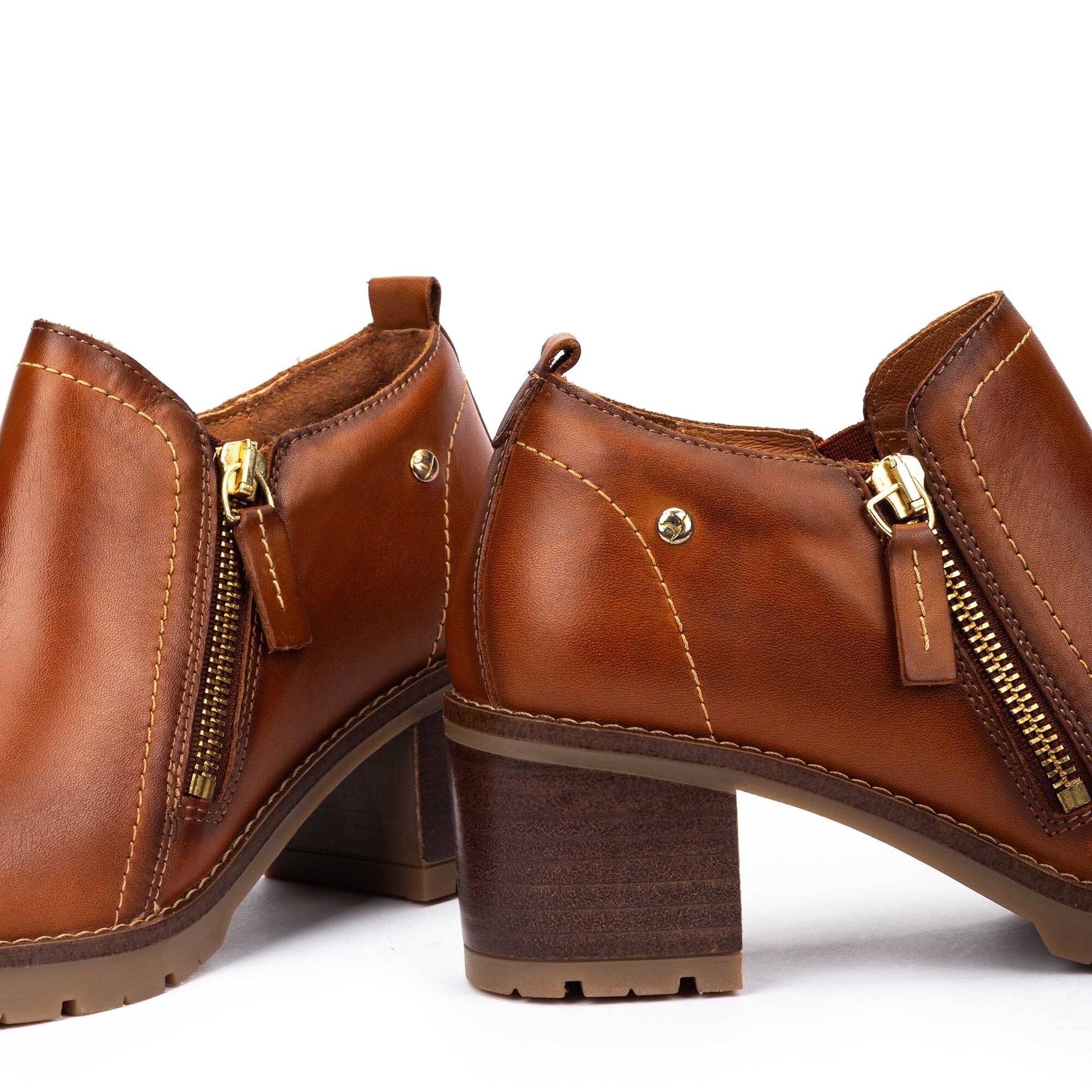 Abotinados | LLANES W7H-7563, BRANDY, large image number 60-W7H-7563_250_Pikolinos_LLANES_BRANDY_full.jpg | null