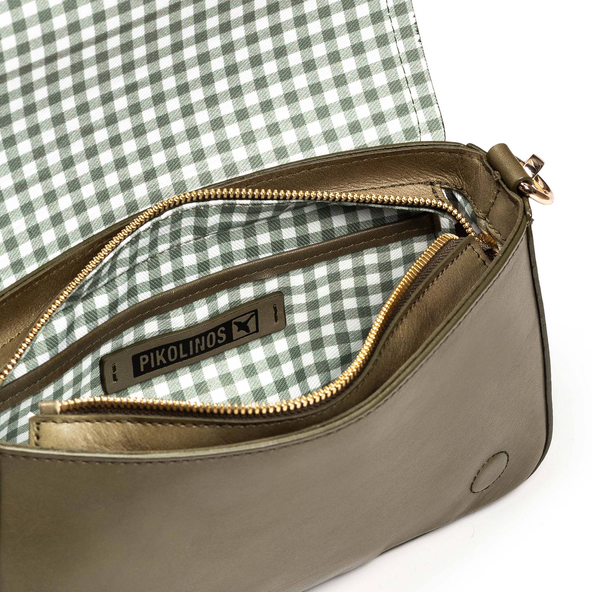 null | BAEZA WHA-1132C2, PICKLE, large image number 100-WHA-1132C2_430_Pikolinos_BAEZA_PICKLE_full.jpg | null