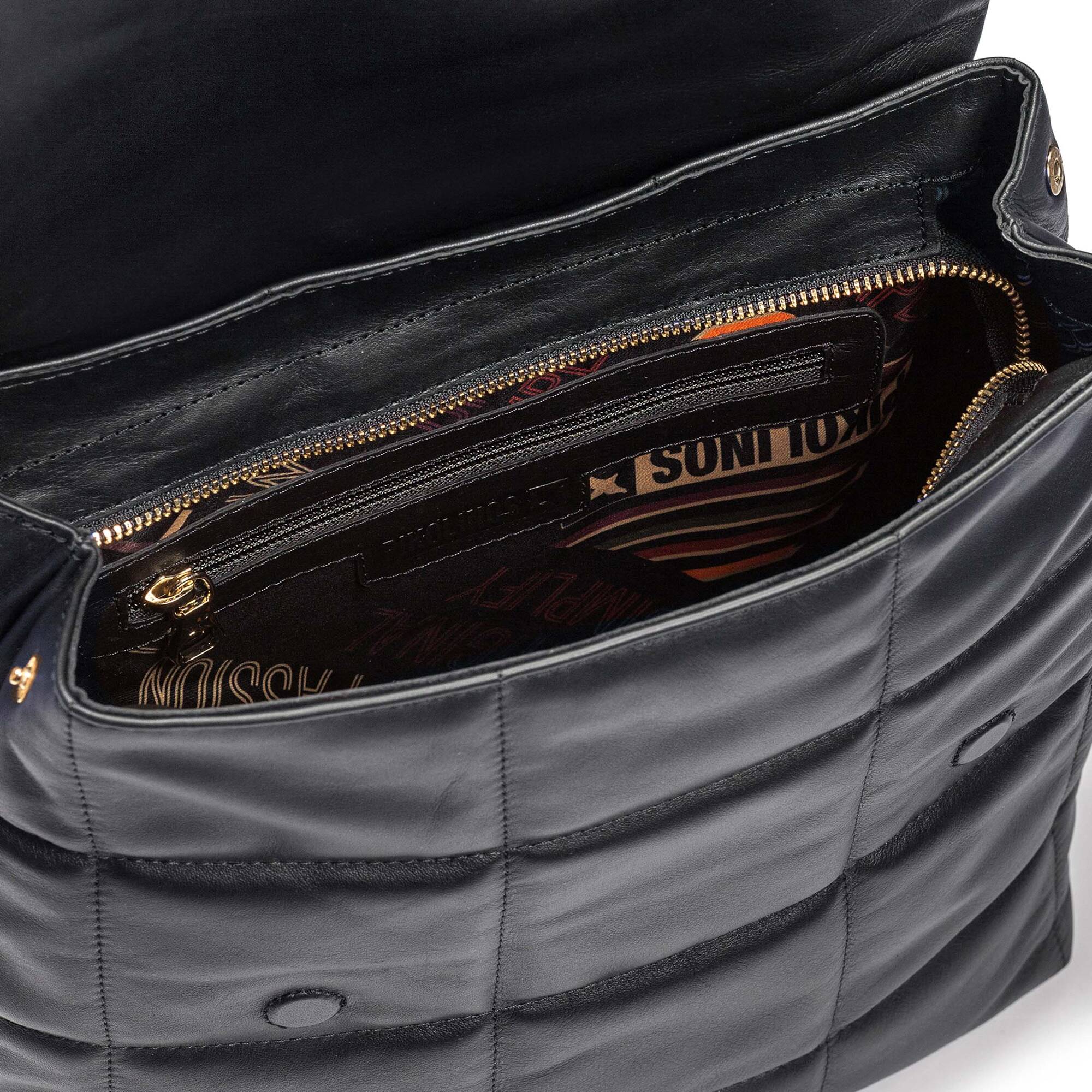 null | ALAIOR WHA-765, BLACK, large image number 100-WHA-765_000_Pikolinos_ALAIOR_BLACK_full.jpg | null