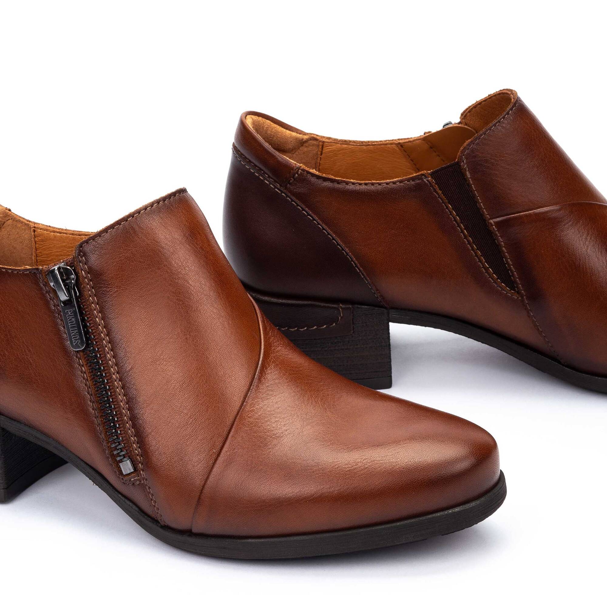 Hakschoenen | MALAGA W6W-5902C1, CUERO, large image number 60-W6W-5902C1_202_Pikolinos_MALAGA_CUERO_full.jpg | null