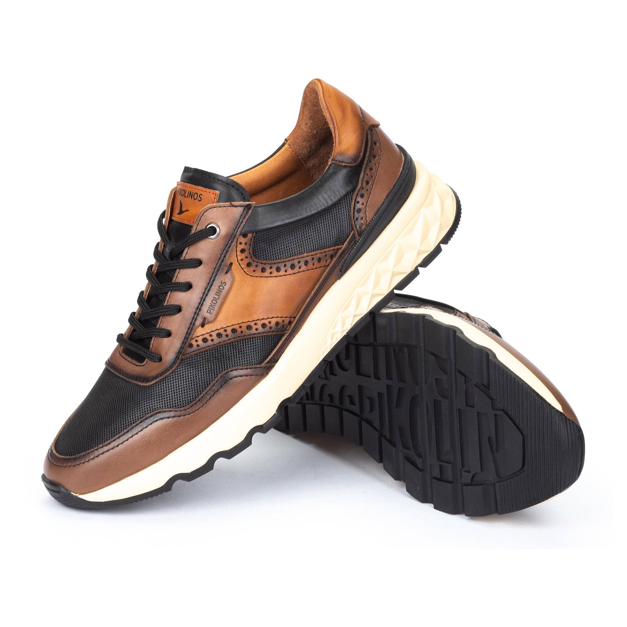 Sportliche Schuhe | ARANDA M8R-6380C1, BLACK, large image number 70-M8R-6380C1_000_Pikolinos_ARANDA_BLACK_full.jpg | null