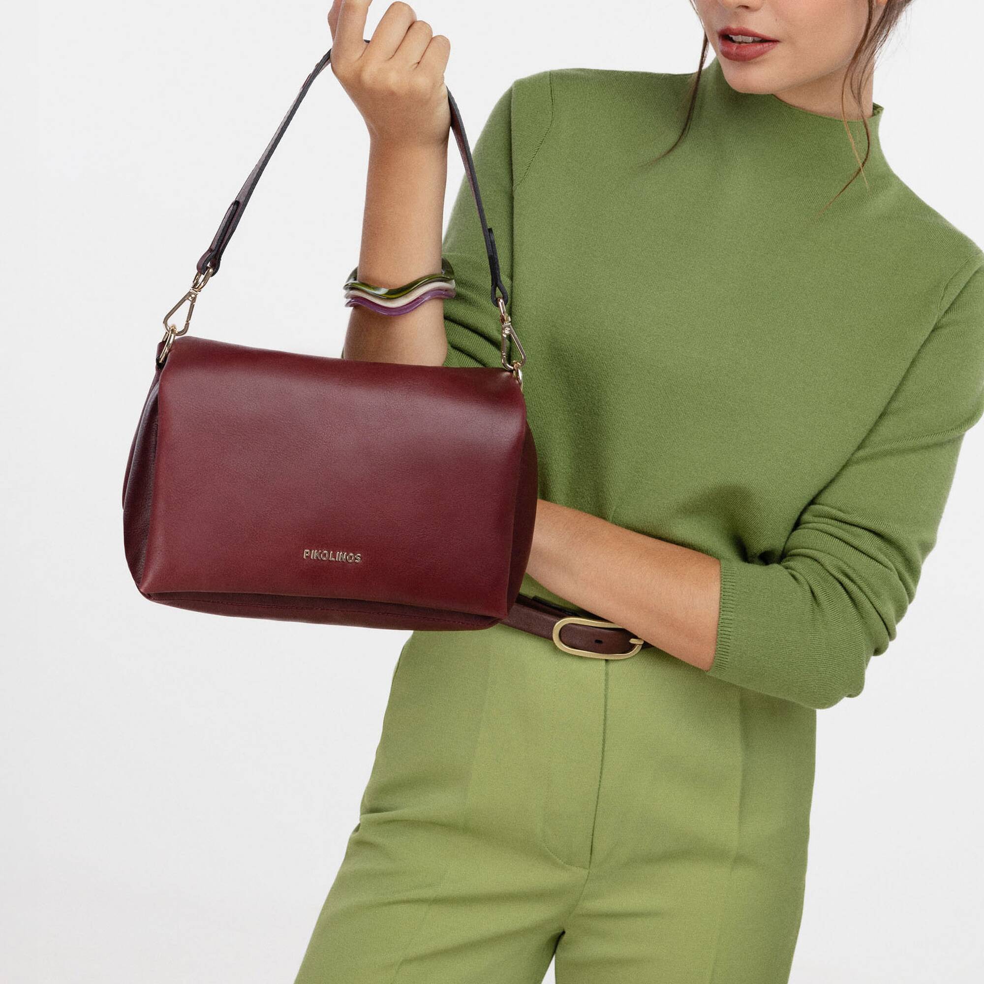 null | PAU WHA-1113C1, GARNET, large image number 90-WHA-1113C1_511_Pikolinos_PAU_GARNET_full.jpg | null