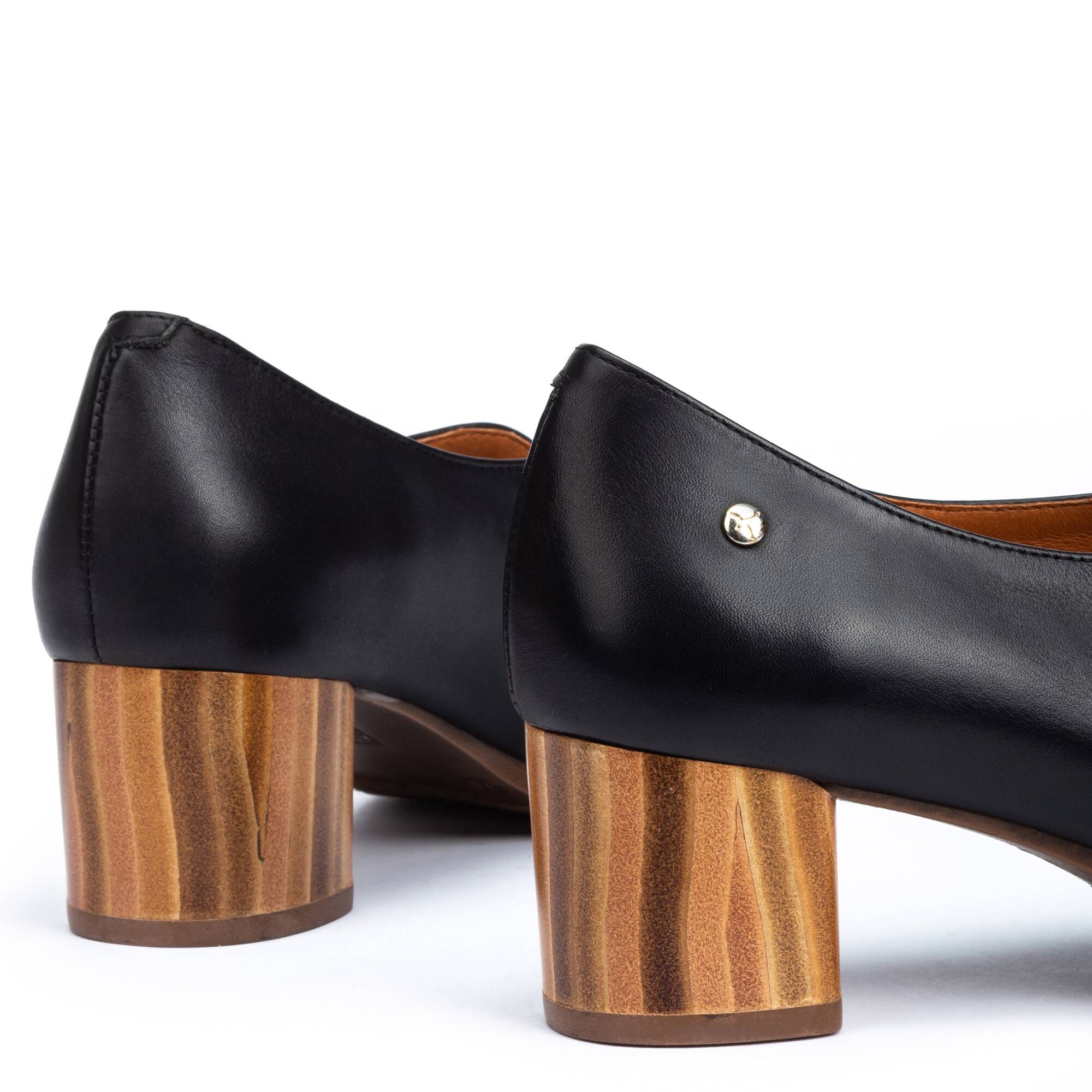 Women`s Leather Shoes CALAFAT W1Z-5521 | Pikolinos