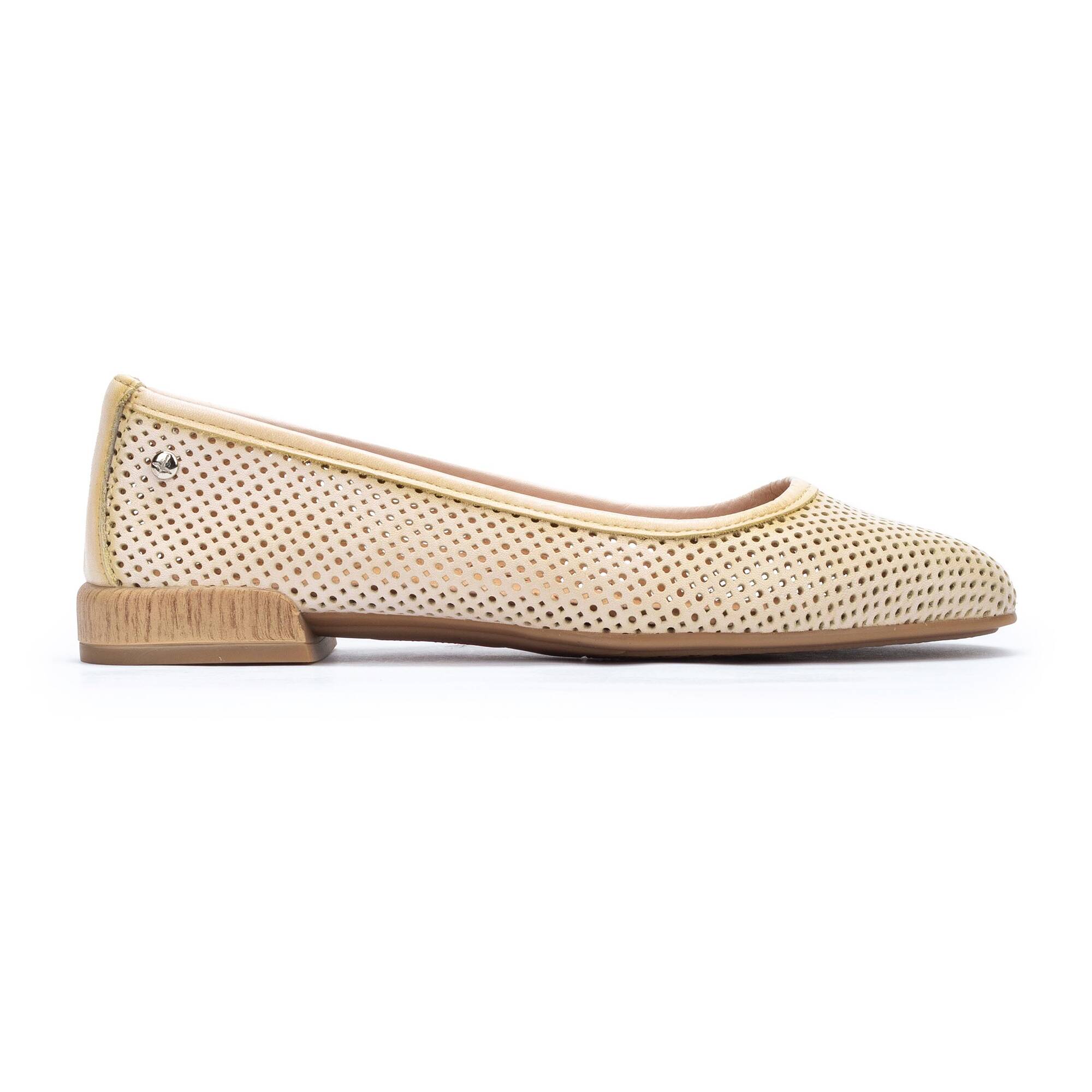 Pikolinos ballet flats deals