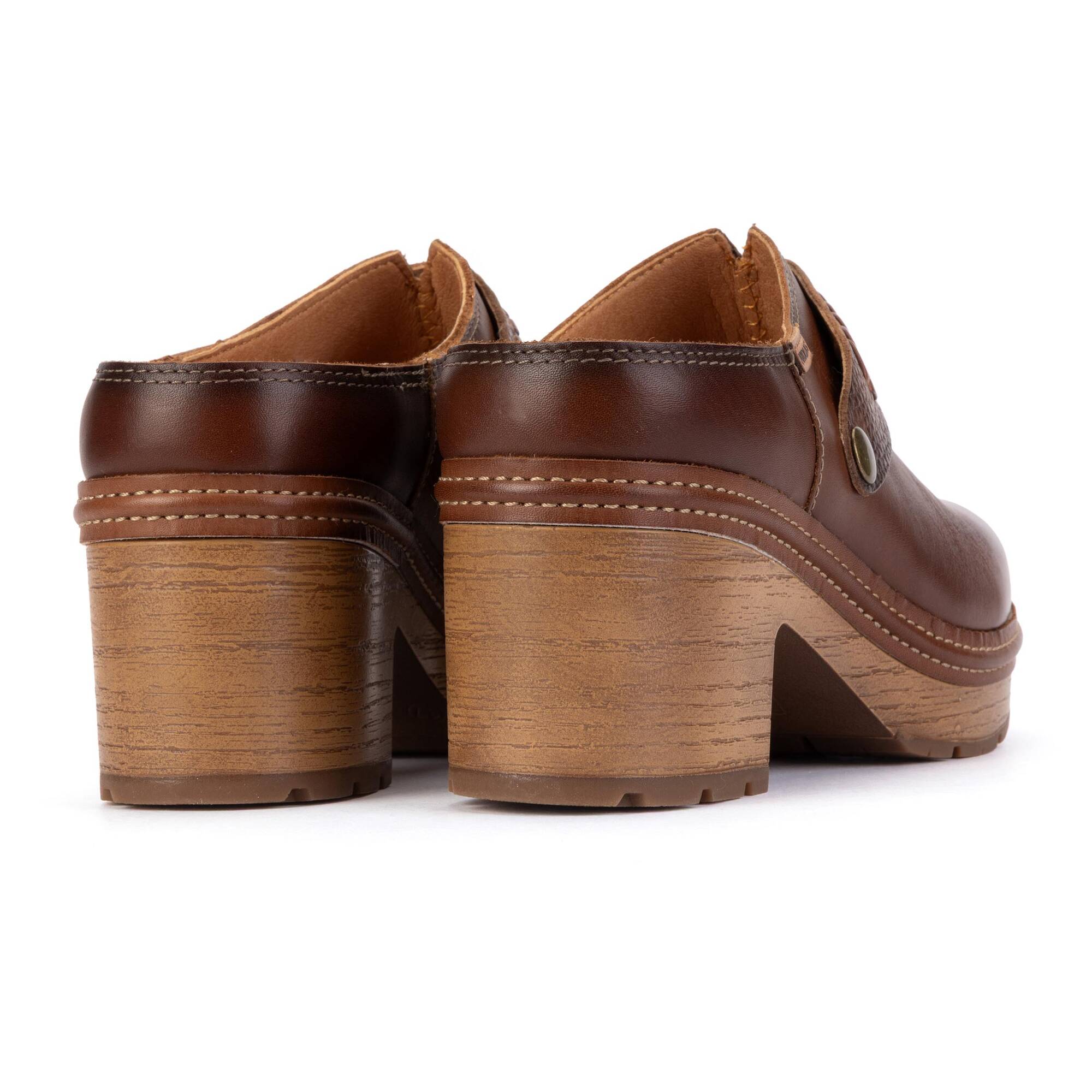Clogs | SORT W6F-5791C2, CUERO, large image number 30-W6F-5791C2_202_Pikolinos_SORT_CUERO_full.jpg | null