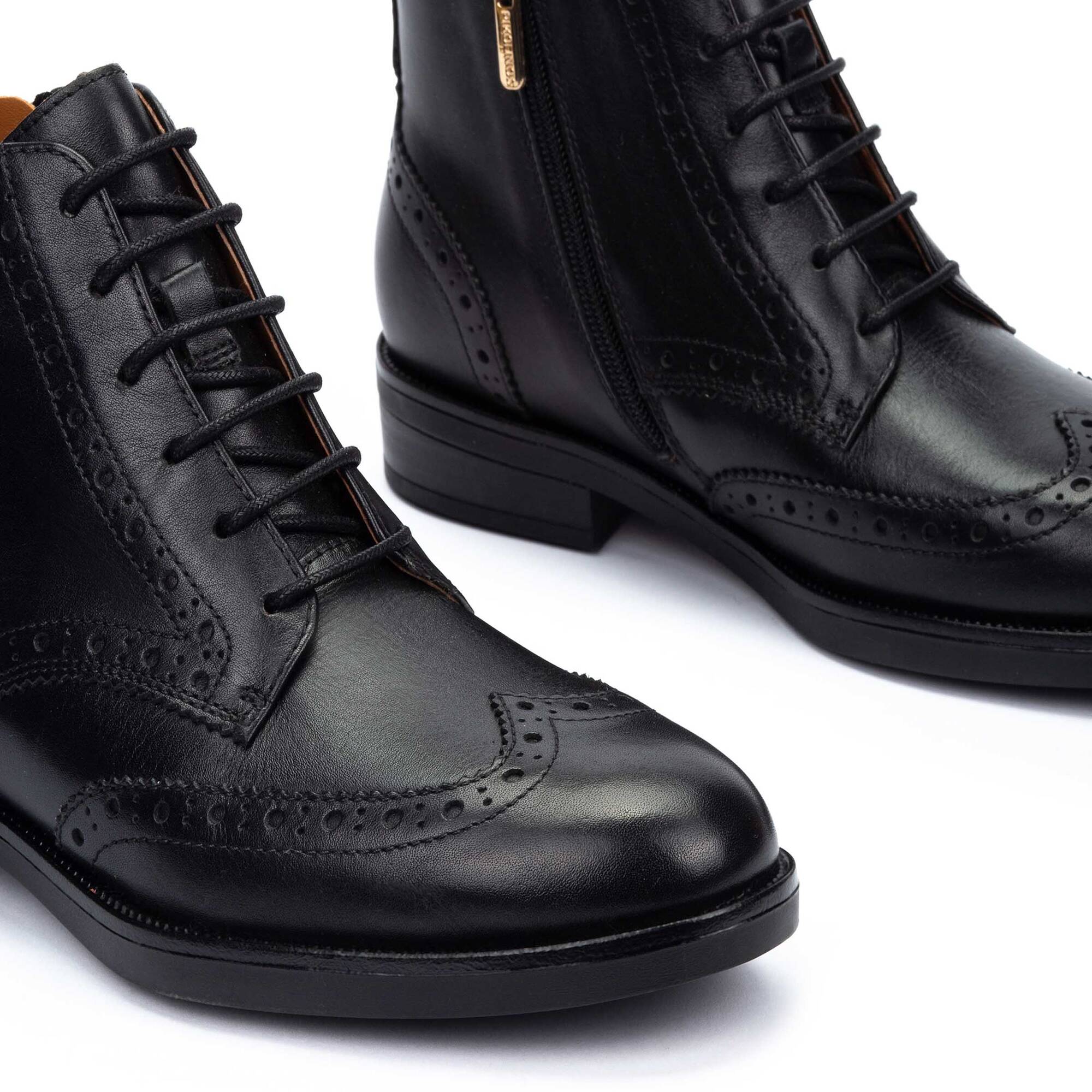 Flat ankle boots | PUERTOLLANO W3C-8856, BLACK, large image number 60-W3C-8856_000_Pikolinos_PUERTOLLANO_BLACK_full.jpg | null