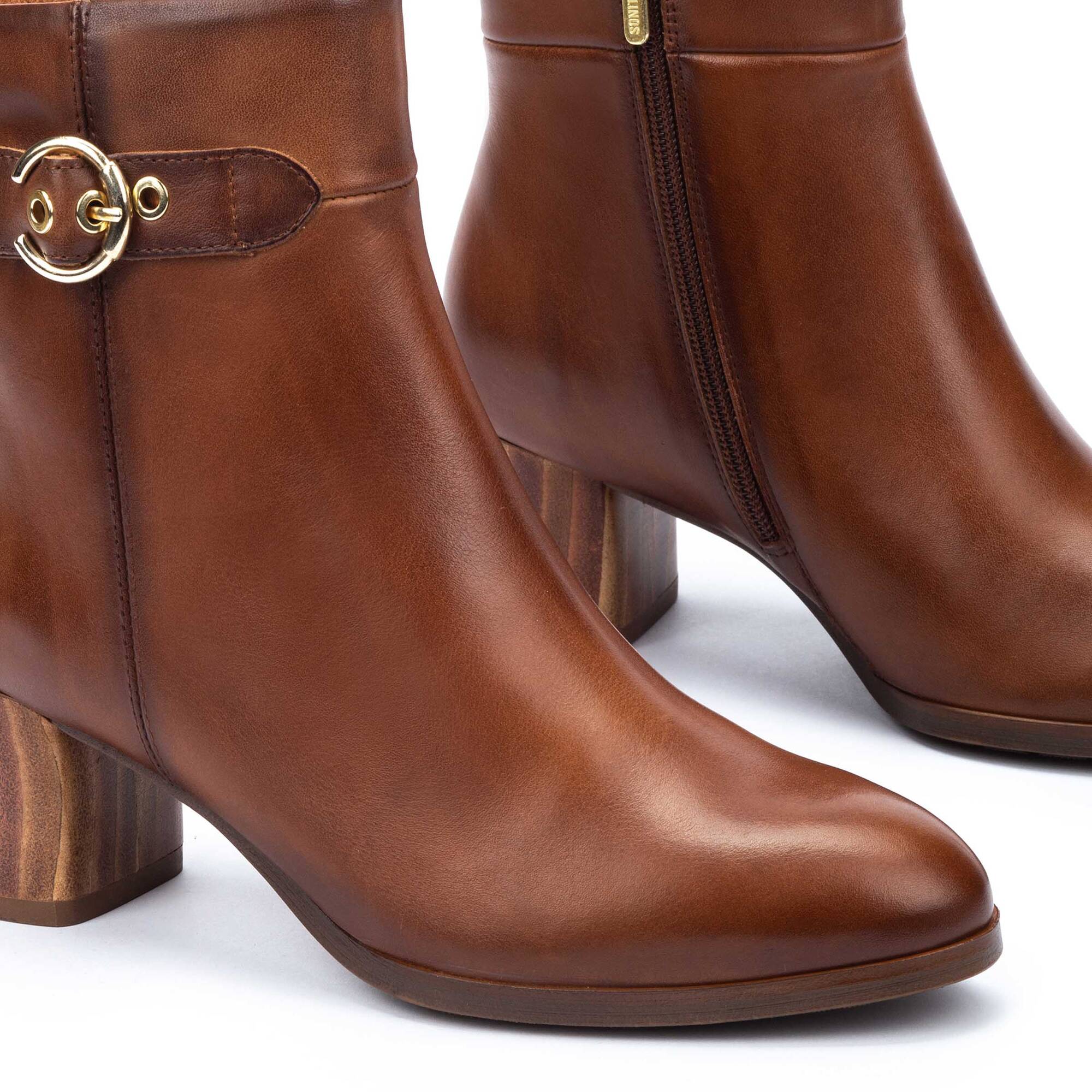 Enkellaarzen | CALAFAT W1Z-8588, CUERO, large image number 60-W1Z-8588_202_Pikolinos_CALAFAT_CUERO_full.jpg | null