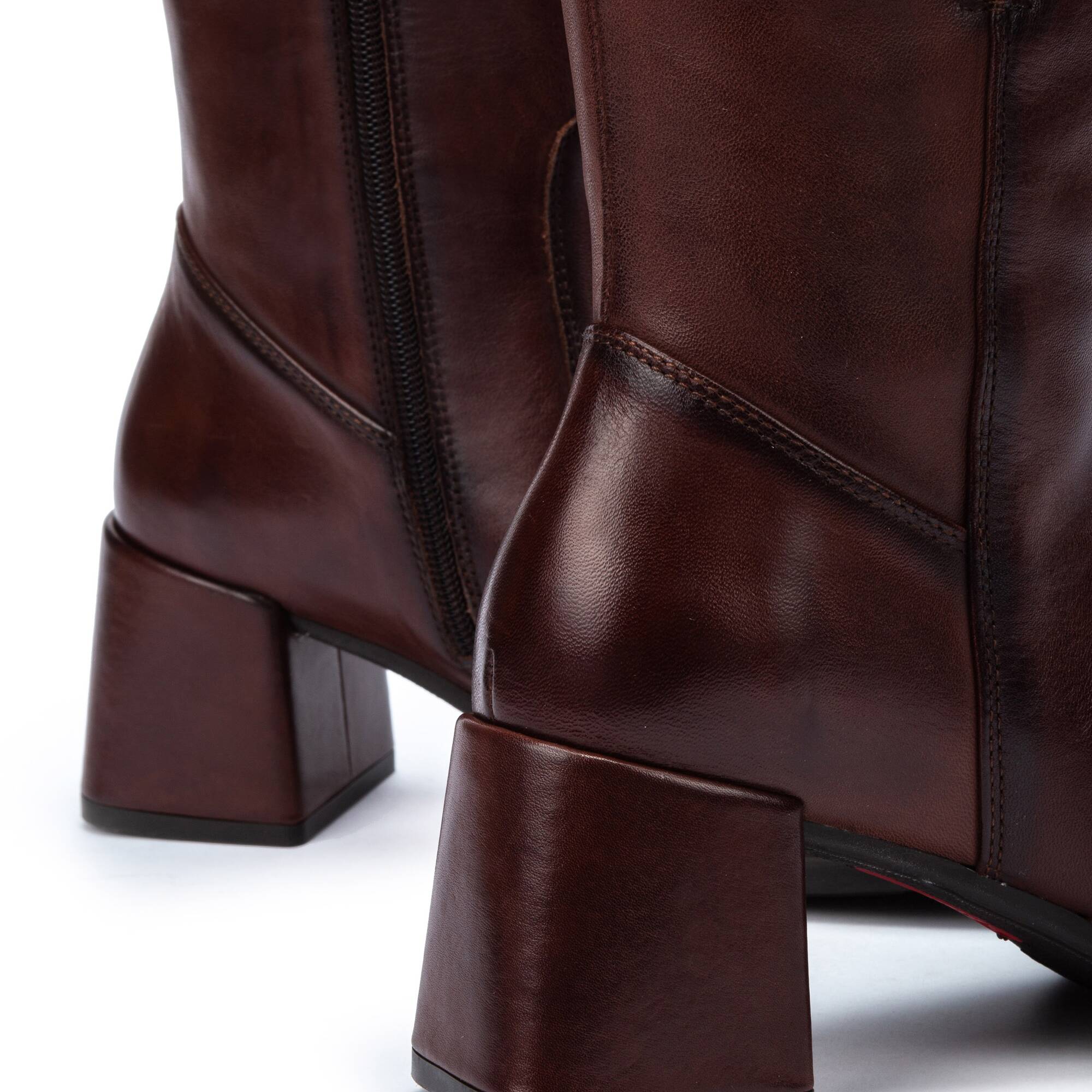 Pikolinos knee high boots top