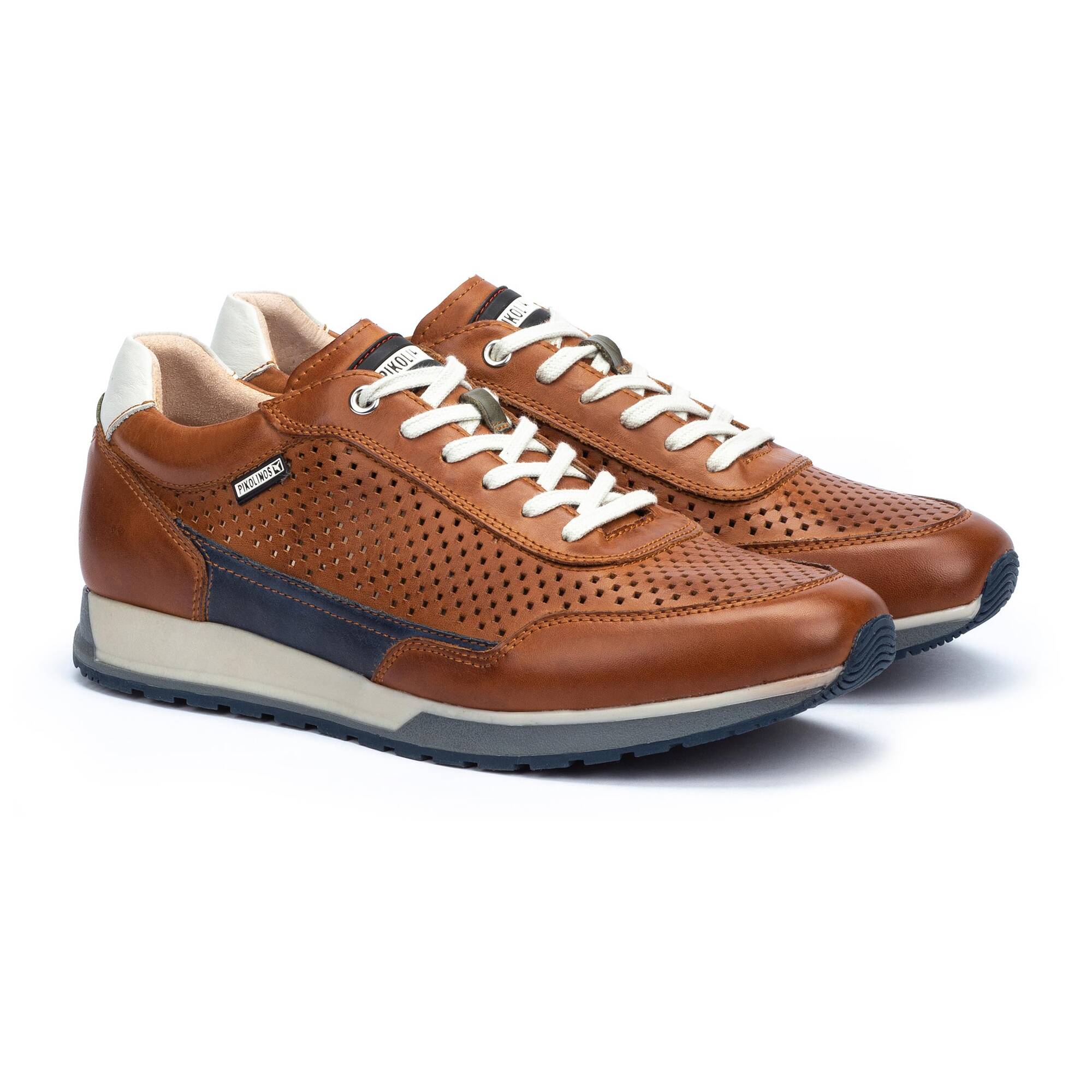 Sneakers with laces and die-cut details CAMBIL M5N-6029 | Outlet