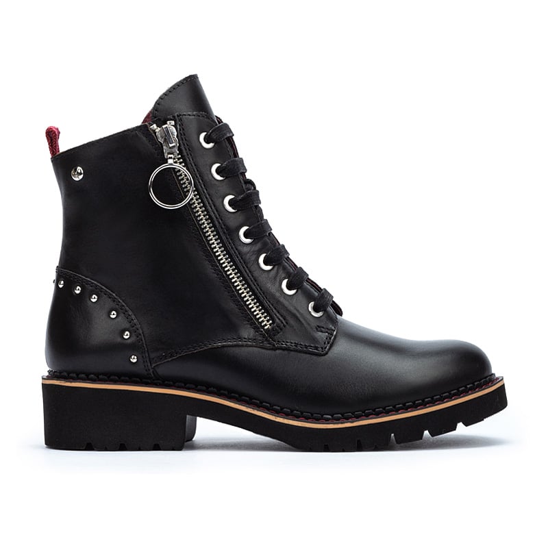 LACE-UP BOOTS