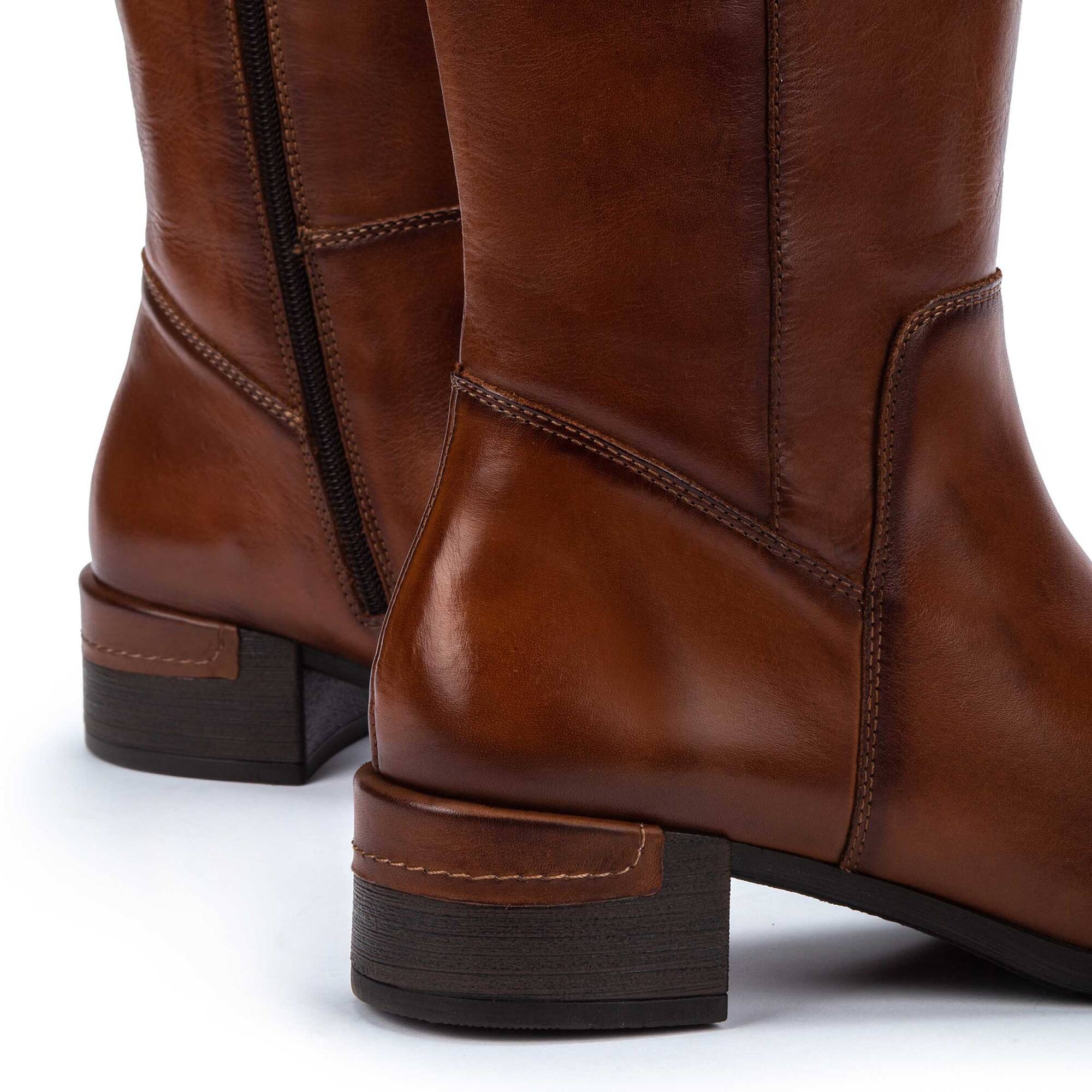 Pikolinos knee high boots 2025