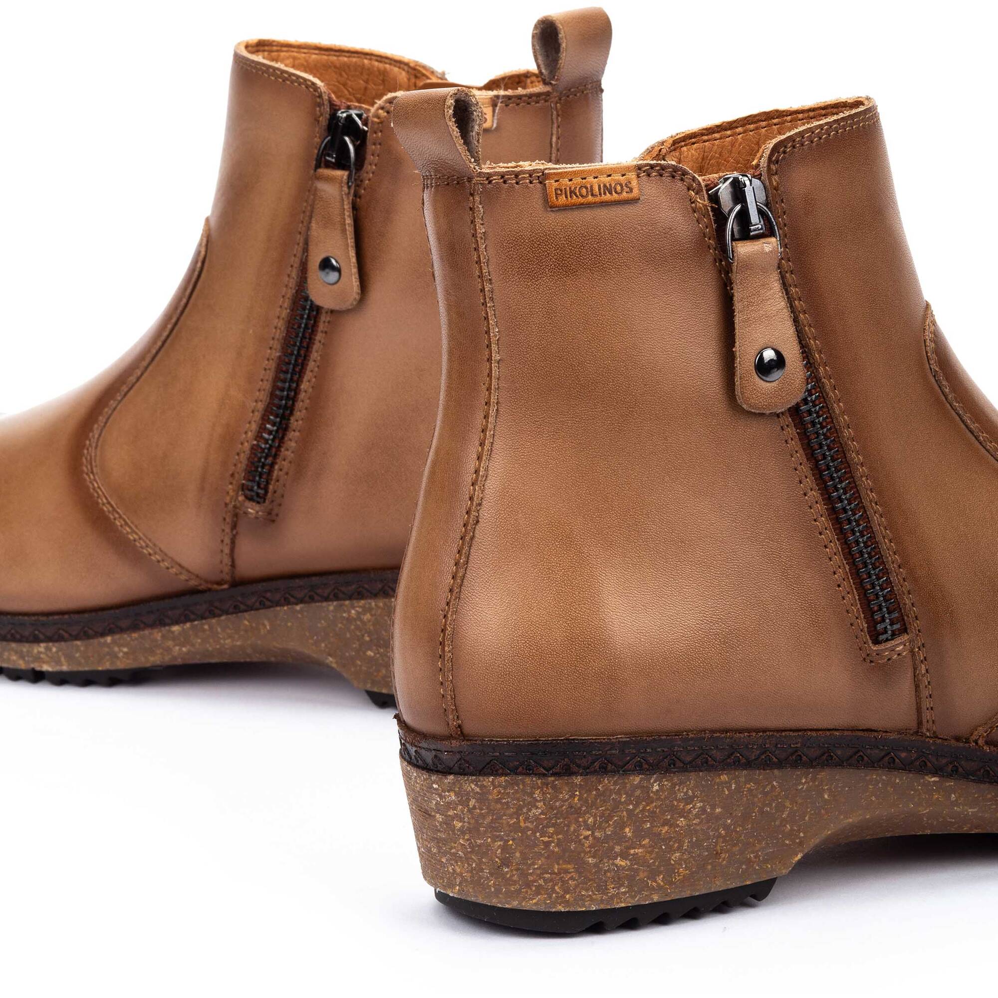 Bottines Plates | GRANADA W0W-8988C1, CASTOR, large image number 60-W0W-8988C1_803_Pikolinos_GRANADA_CASTOR_full.jpg | null