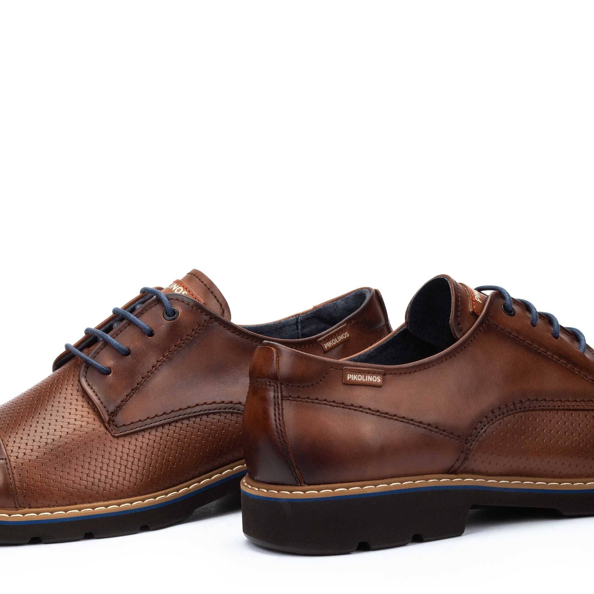 Lace-up shoes with an ultra-light sole for men. ALARCON M7D-4301