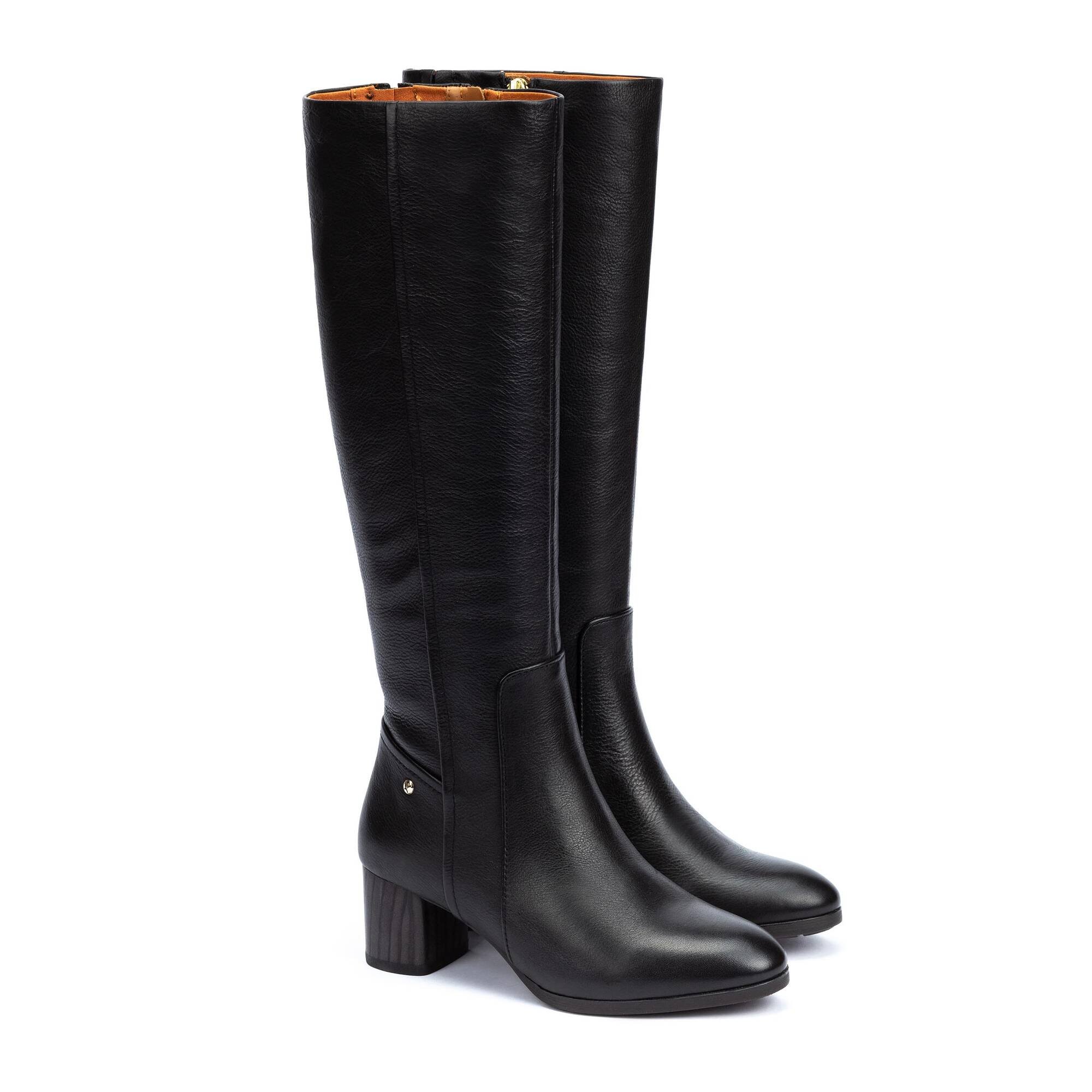 Afgeprijsde leren damesschoenen CALAFAT W1Z 9532 OUTLET PIKOLINOS